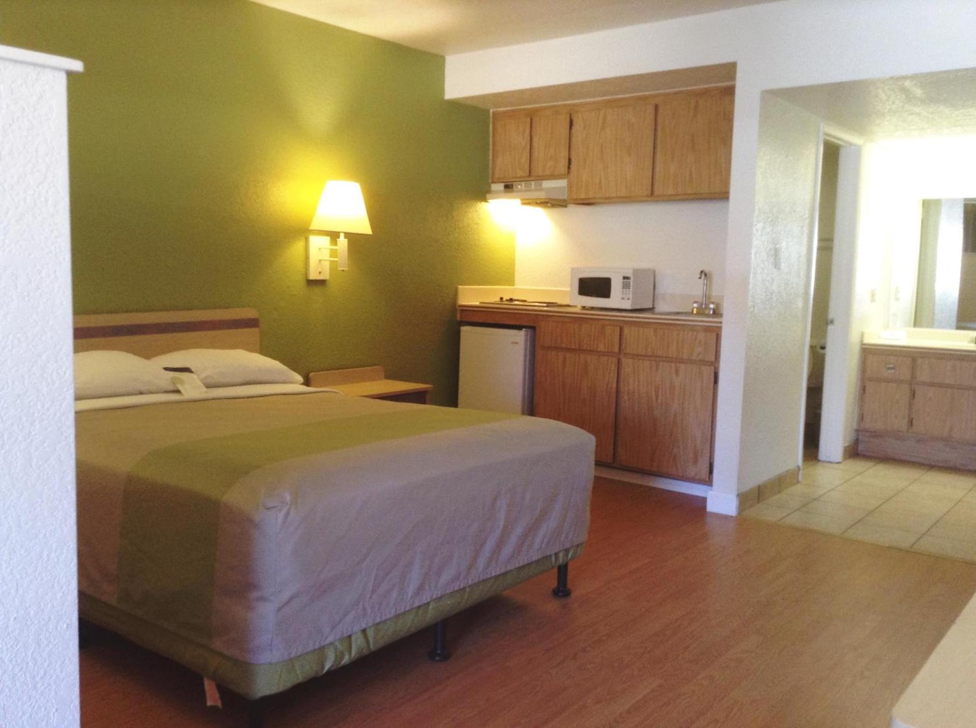 Motel 6 Hemet photo 27