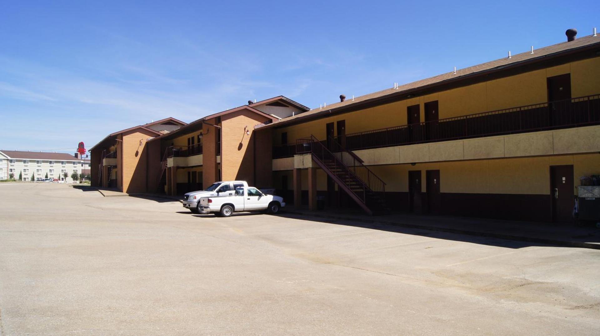 Holiday Lodge & Suites photo 11