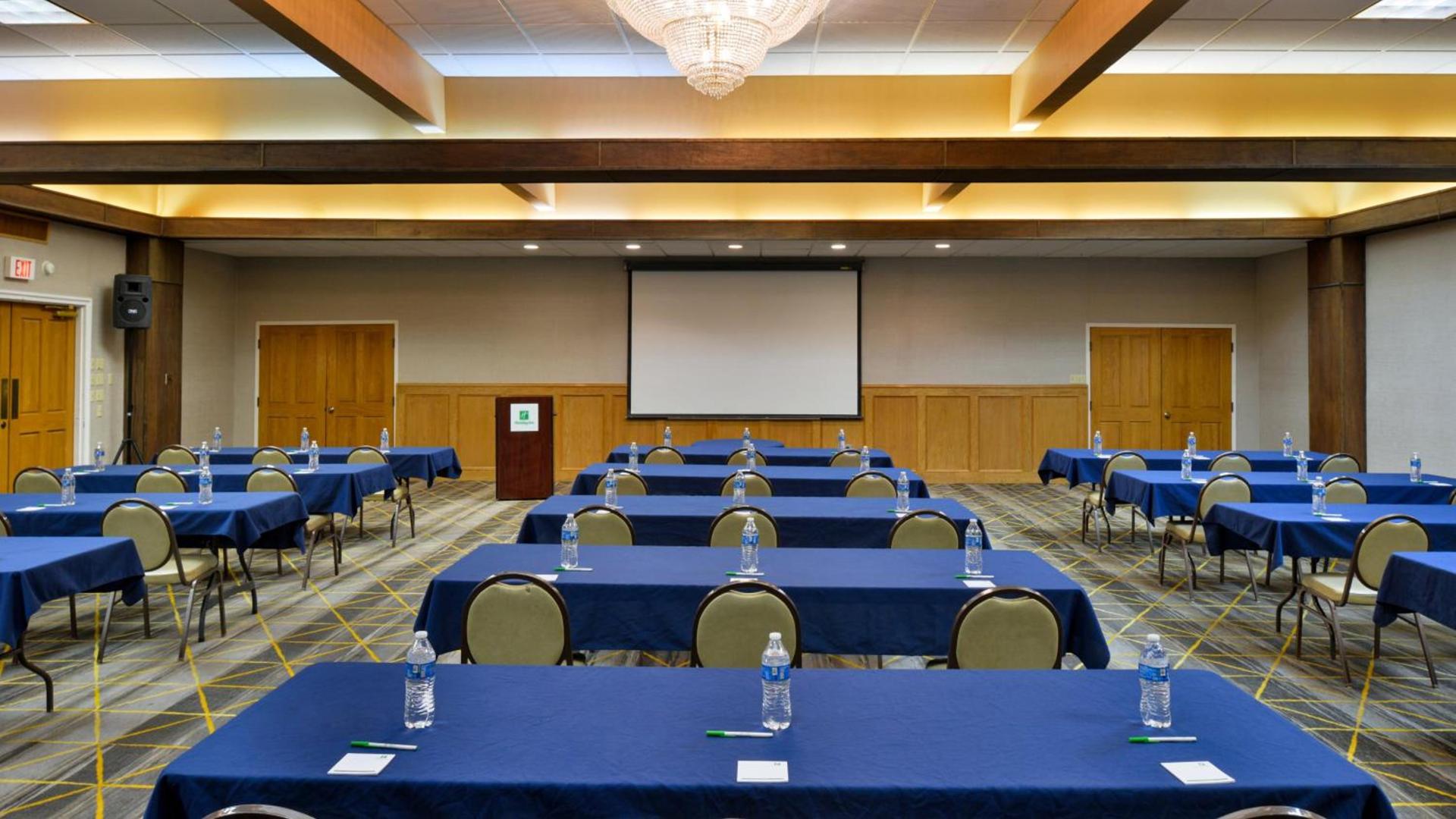 Holiday Inn Great Falls-Convention Center by IHG photo 84