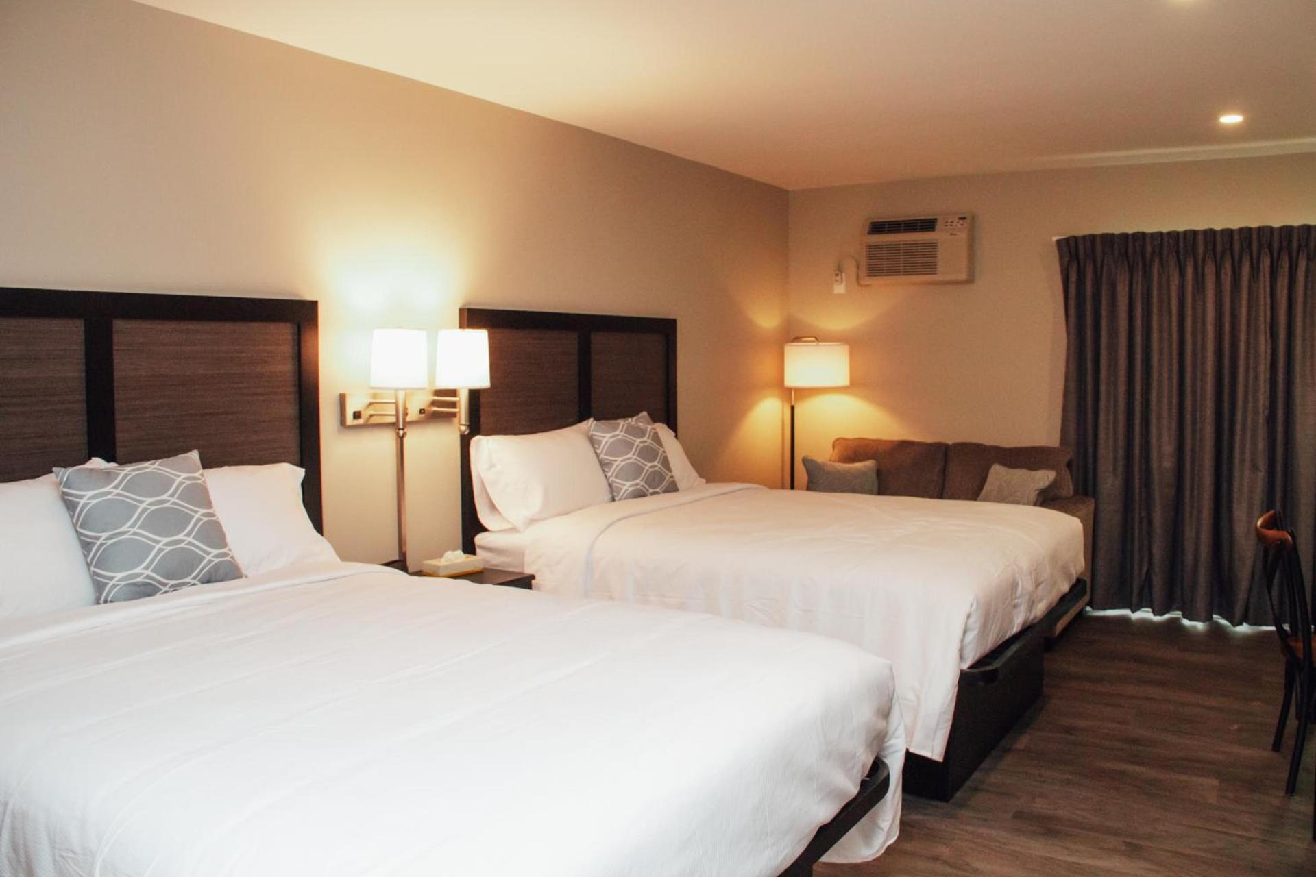 Country Squire Inn and Suites photo 30