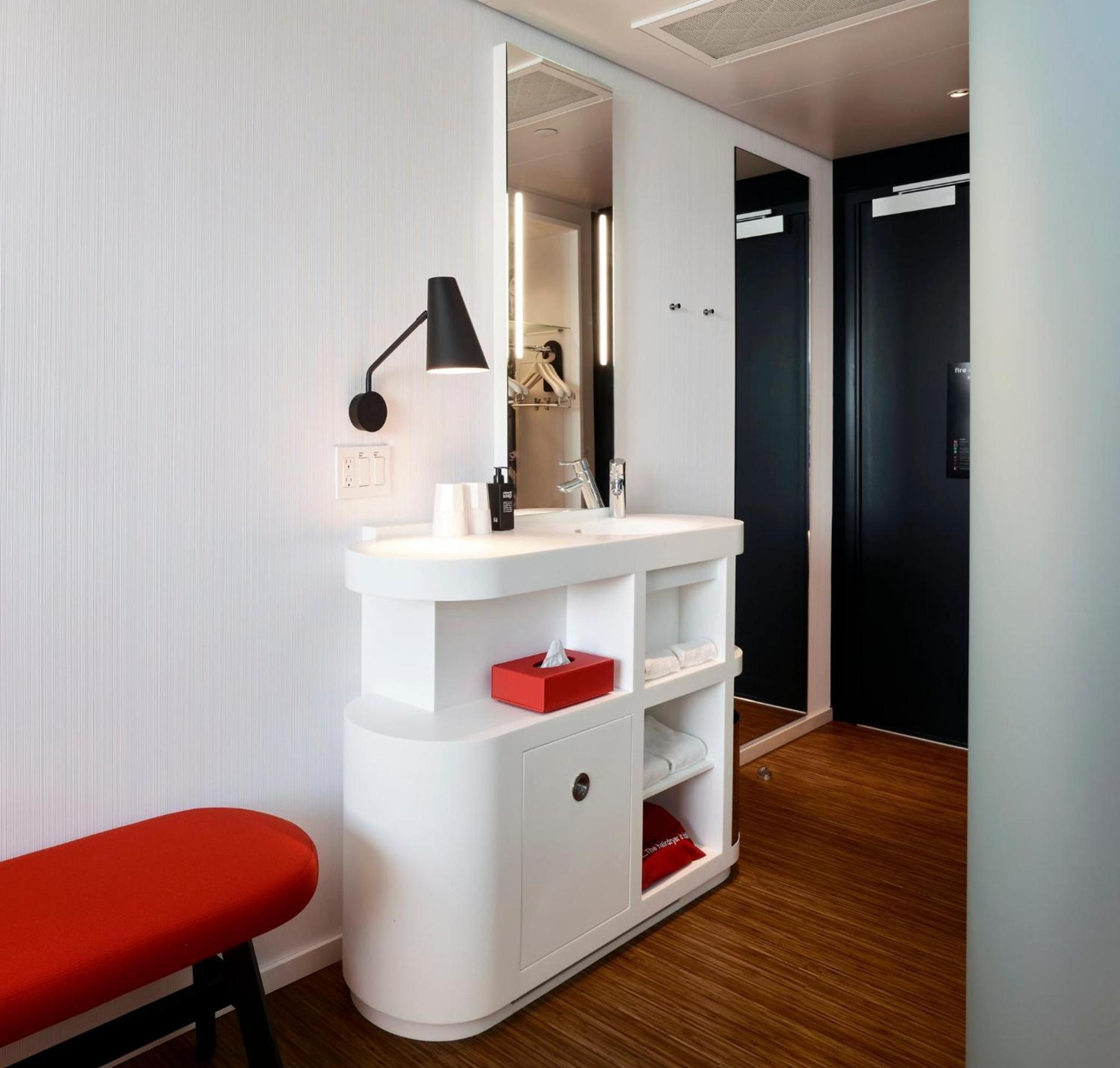 citizenM Seattle Pioneer Square photo 4