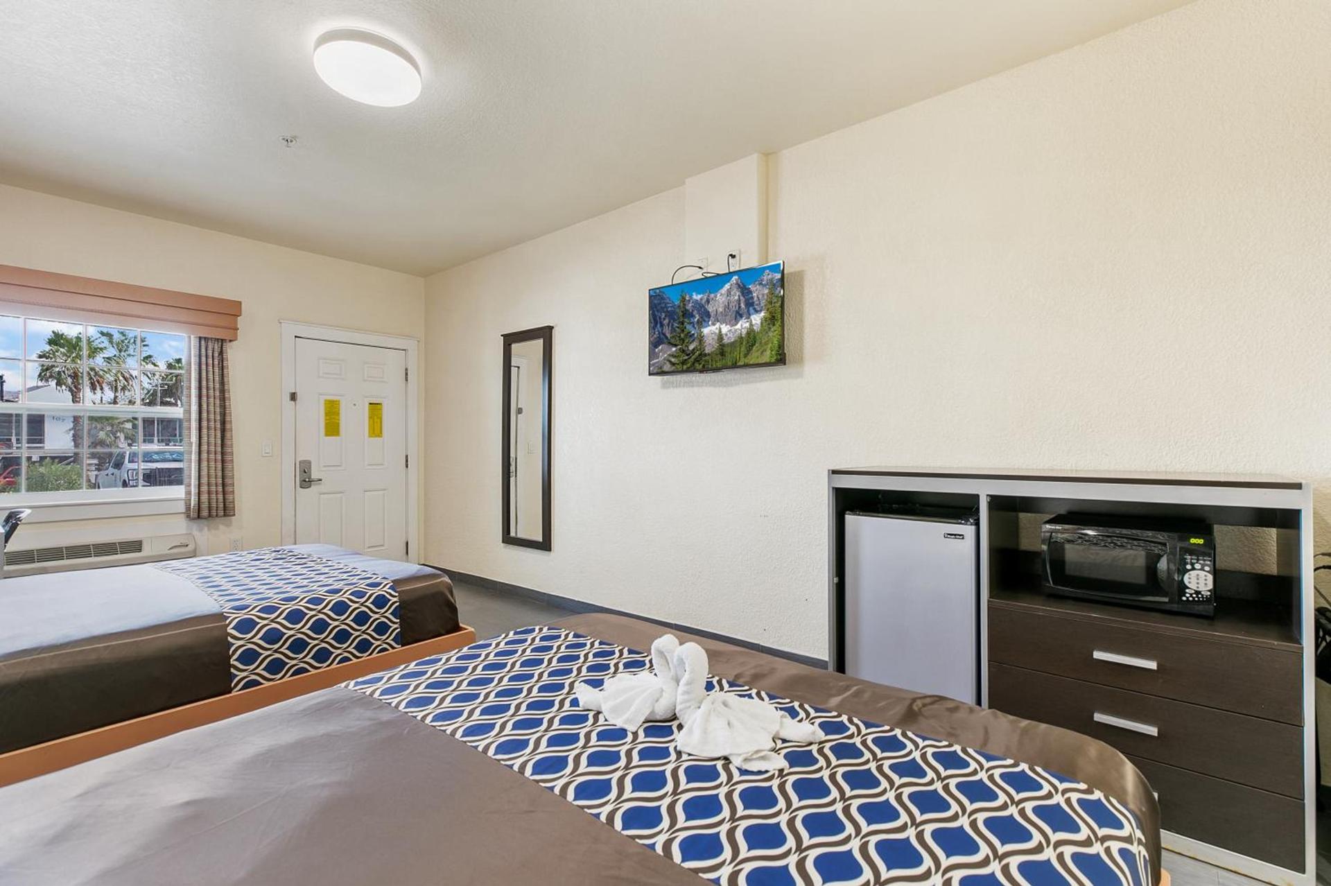 Lighthouse Inn photo 29