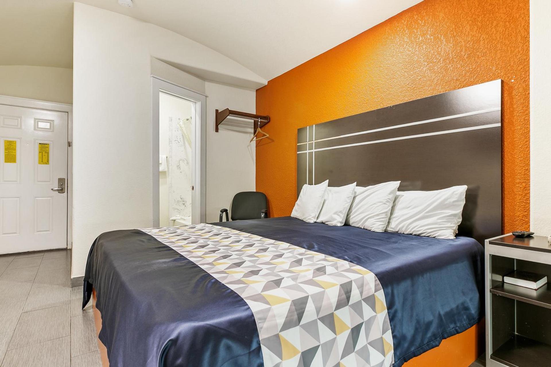 Lighthouse Inn photo 44