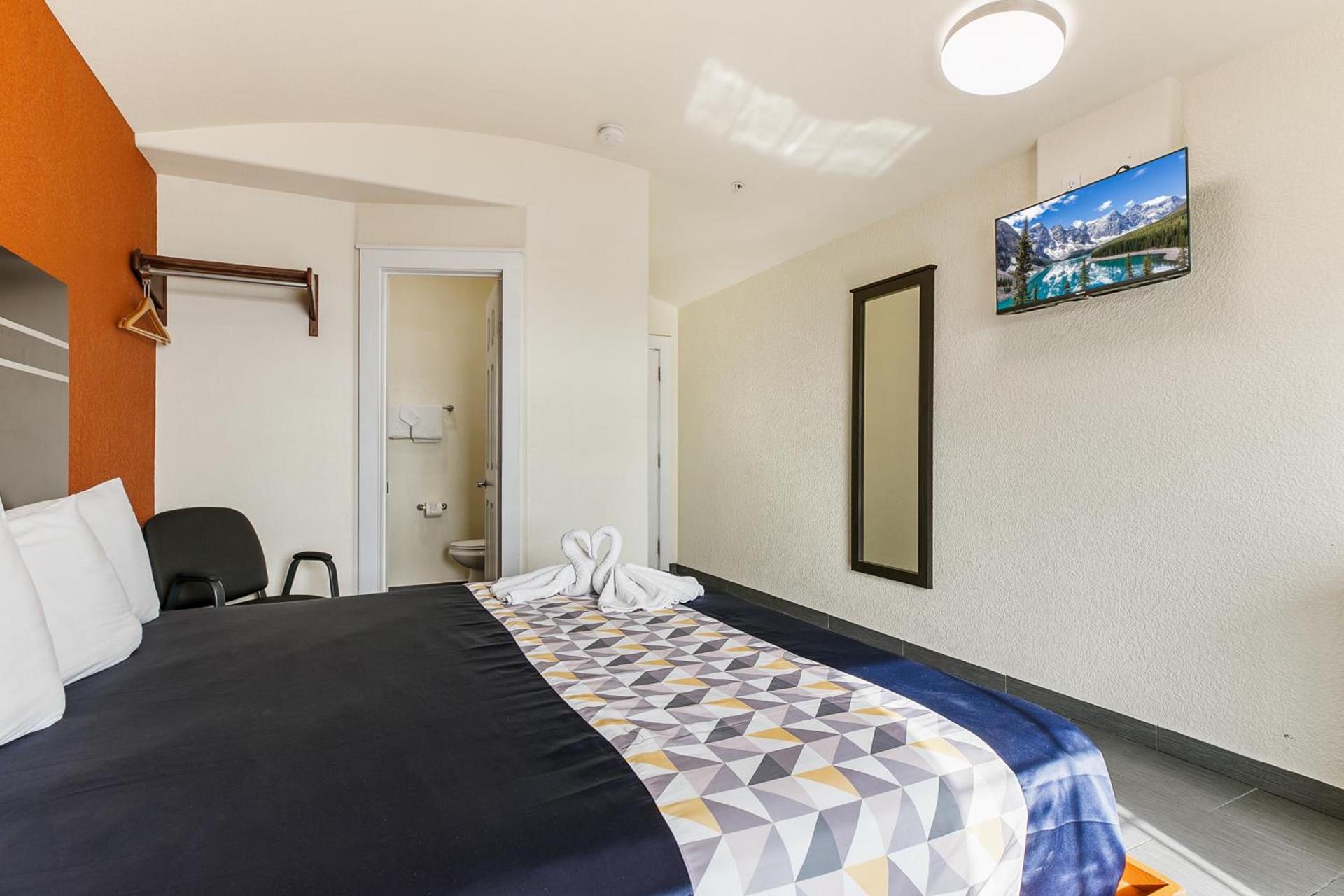 Lighthouse Inn photo 67