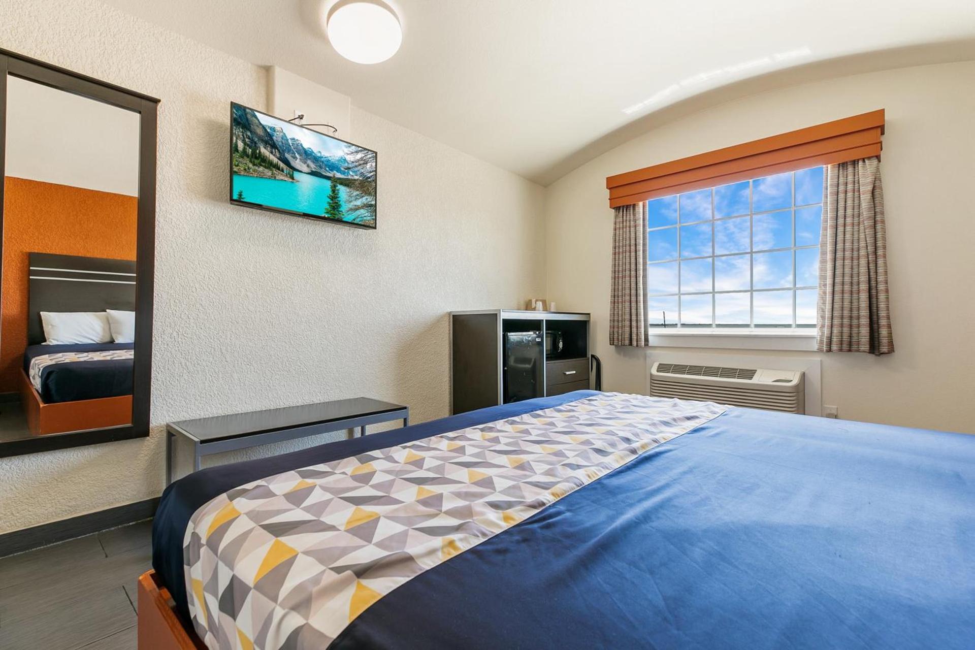 Lighthouse Inn photo 70