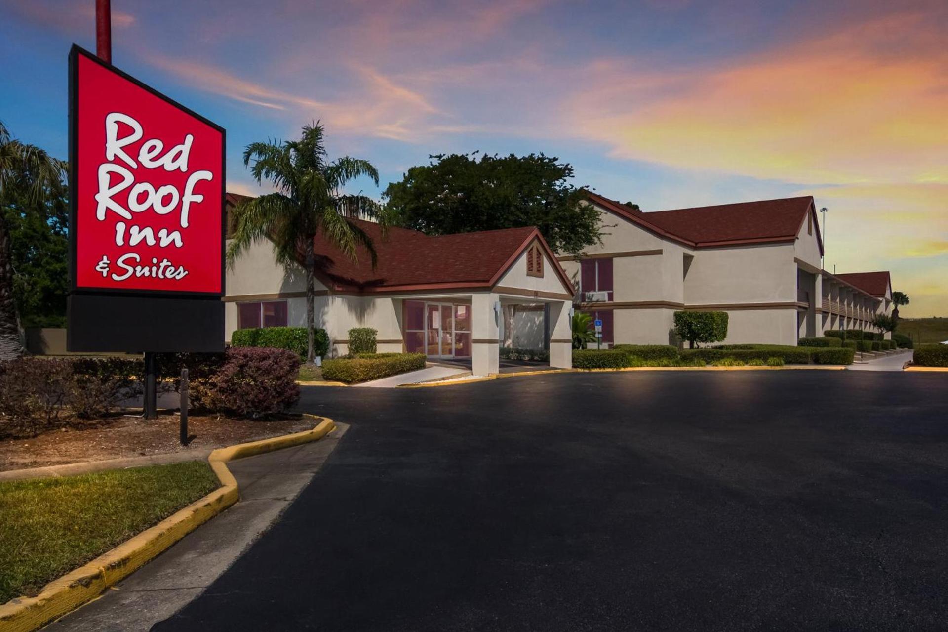 Red Roof Inn & Suites Brunswick I-95 photo 10