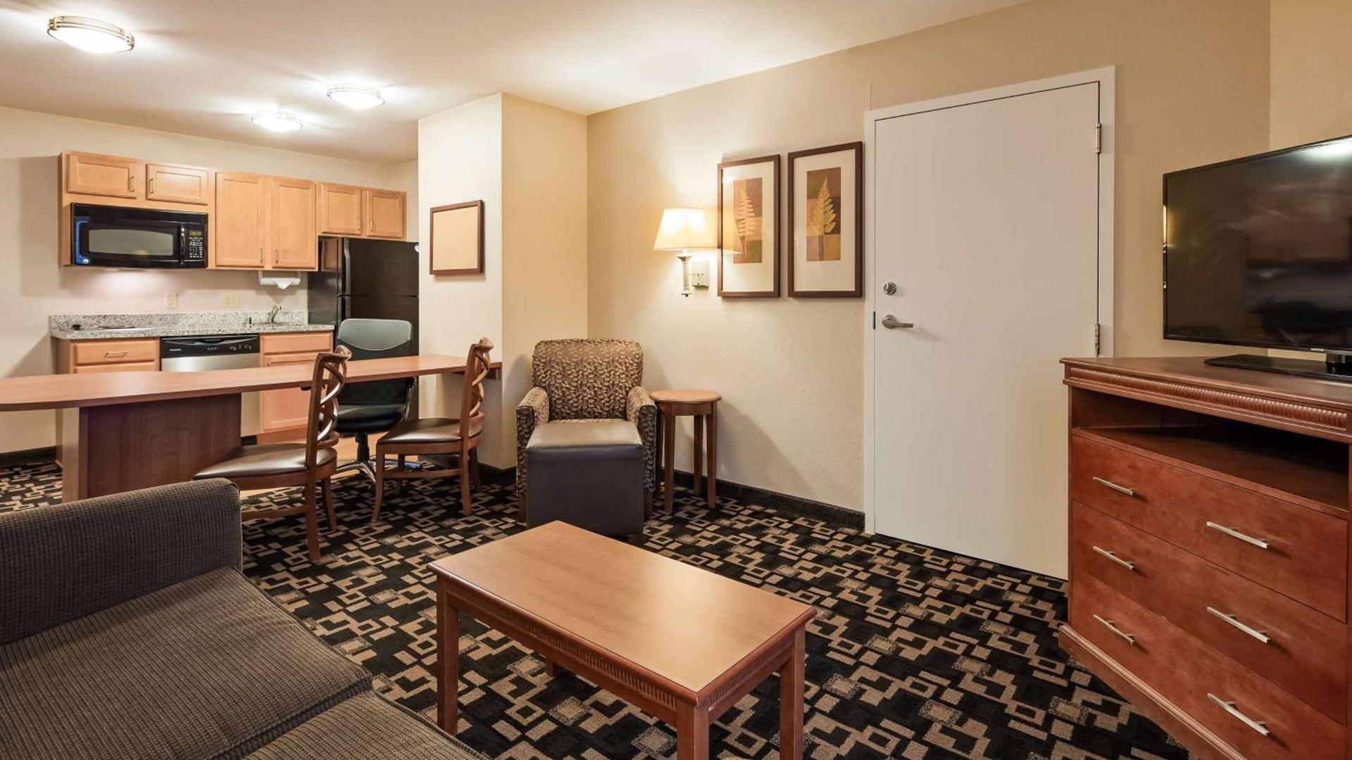 Best Western Plus Wausau-Rothschild Hotel photo 34