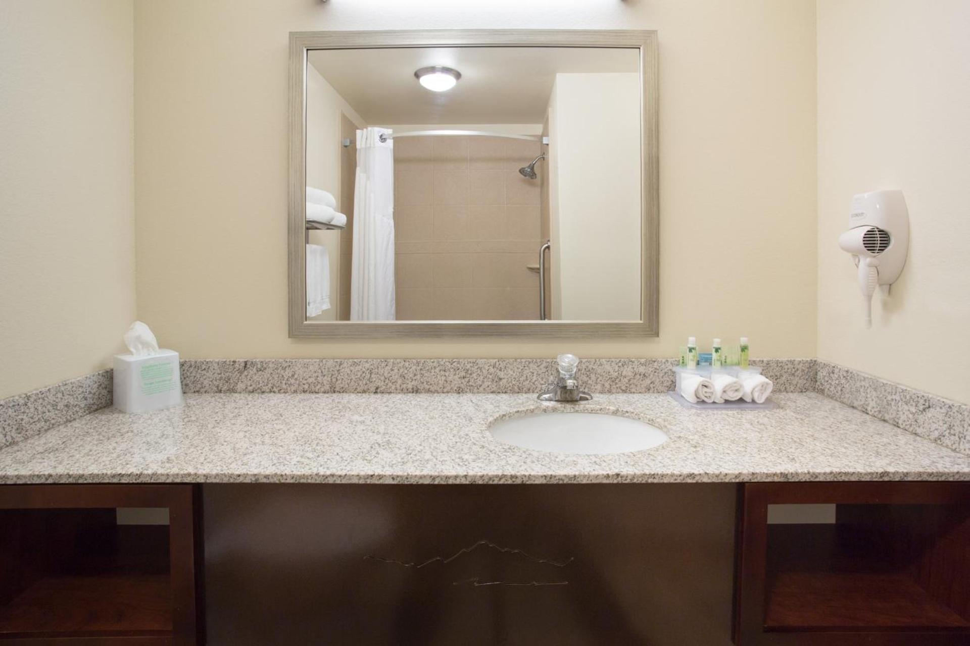 Holiday Inn Express & Suites Glendive by IHG photo 54