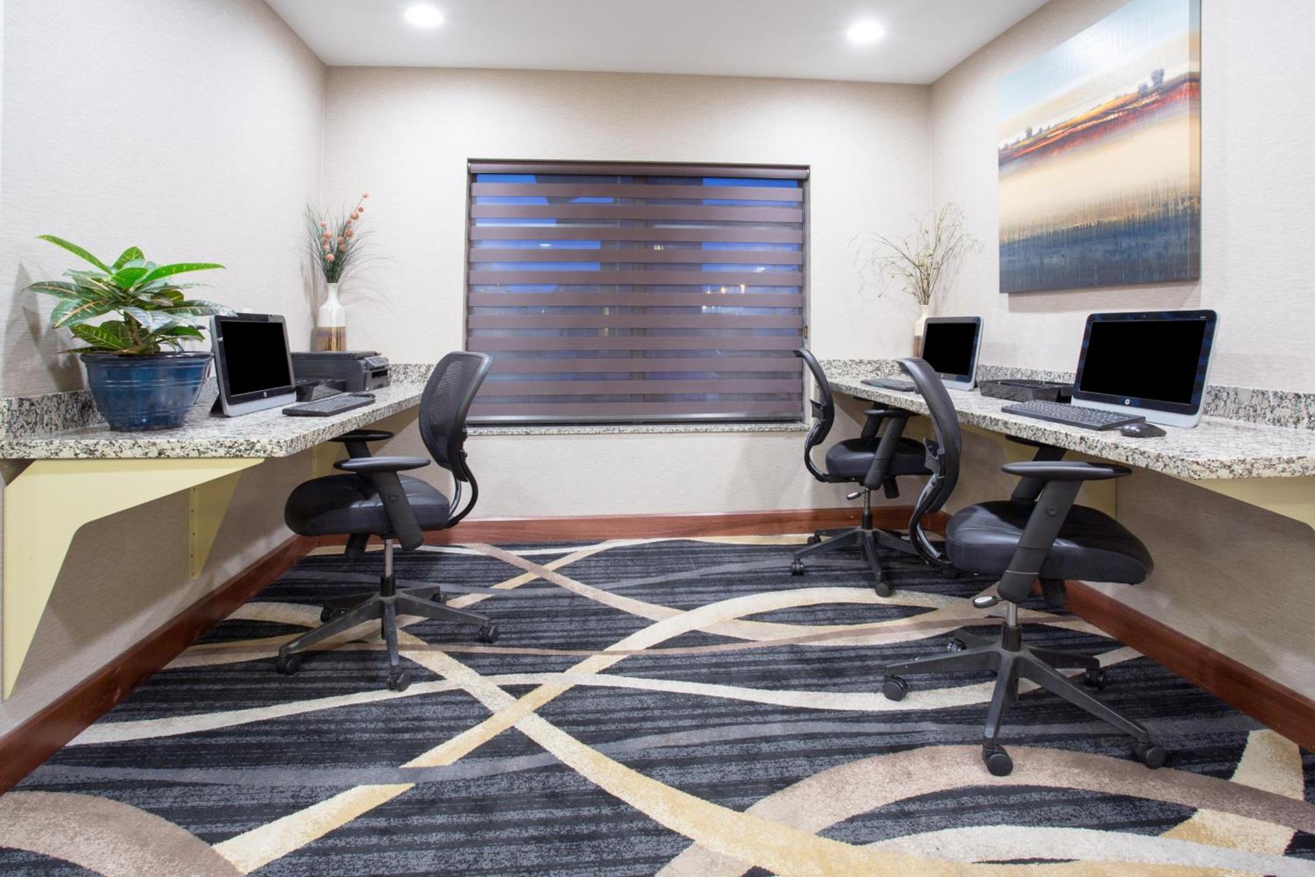Holiday Inn Express & Suites Glendive by IHG photo 50