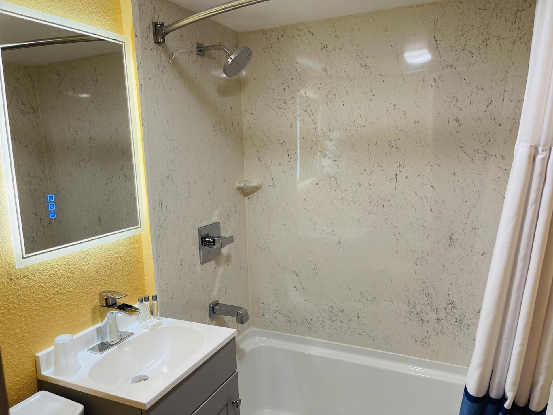 Apple Inn Motel photo 52