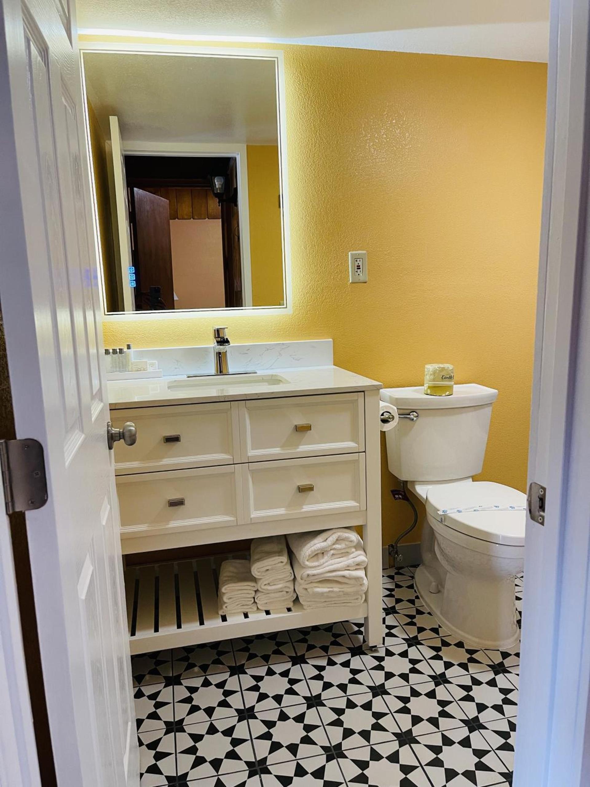 Apple Inn Motel photo 33