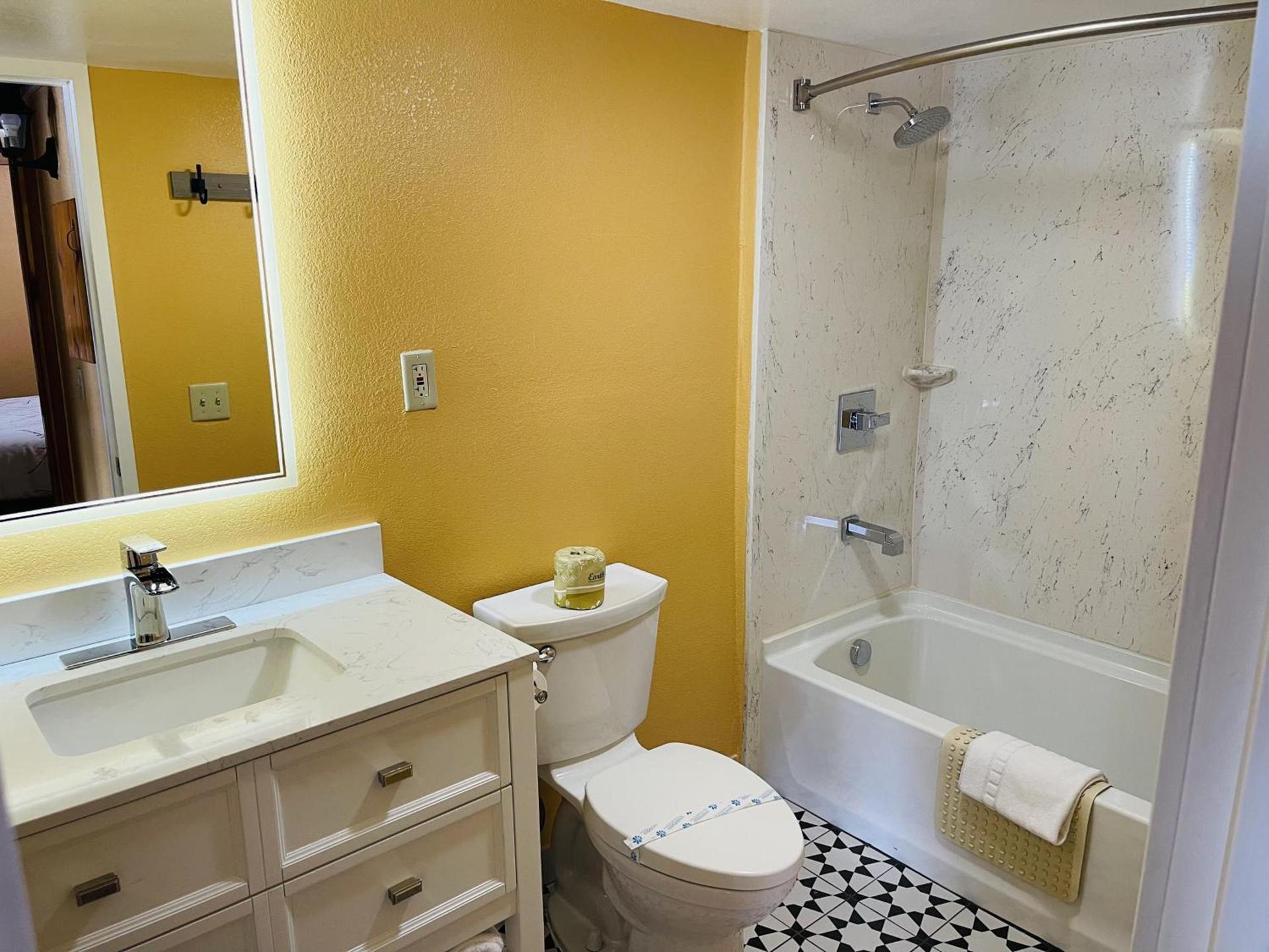 Apple Inn Motel photo 56