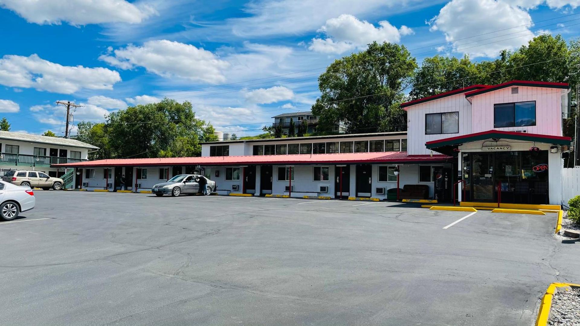 Apple Inn Motel photo 44