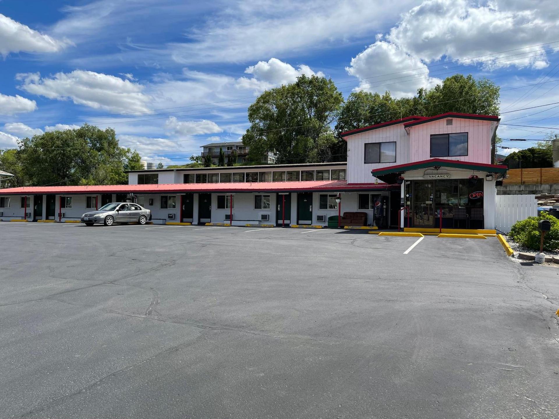 Apple Inn Motel photo 39