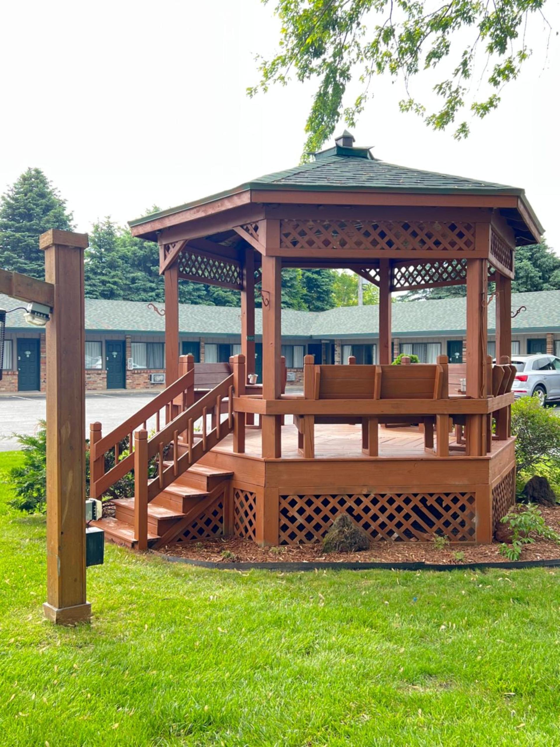 Viking Arms Inn - Ludington photo 5