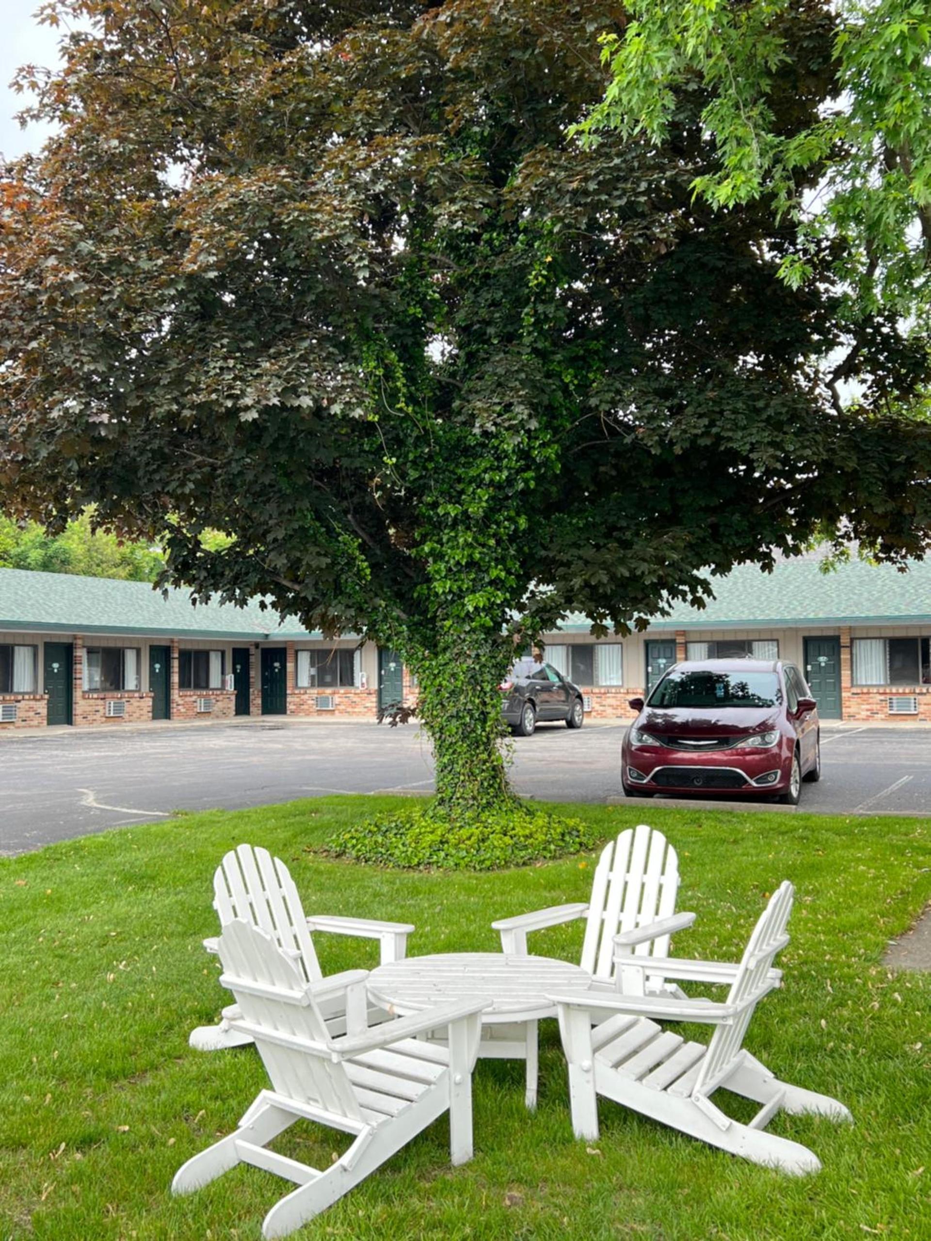 Viking Arms Inn - Ludington photo 3