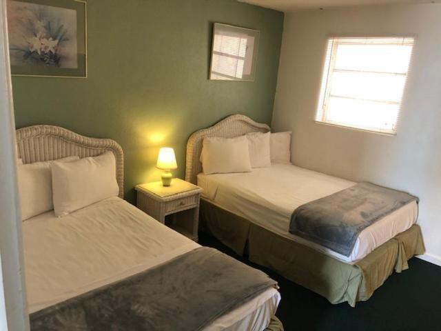 Gold Crest Motel photo 60