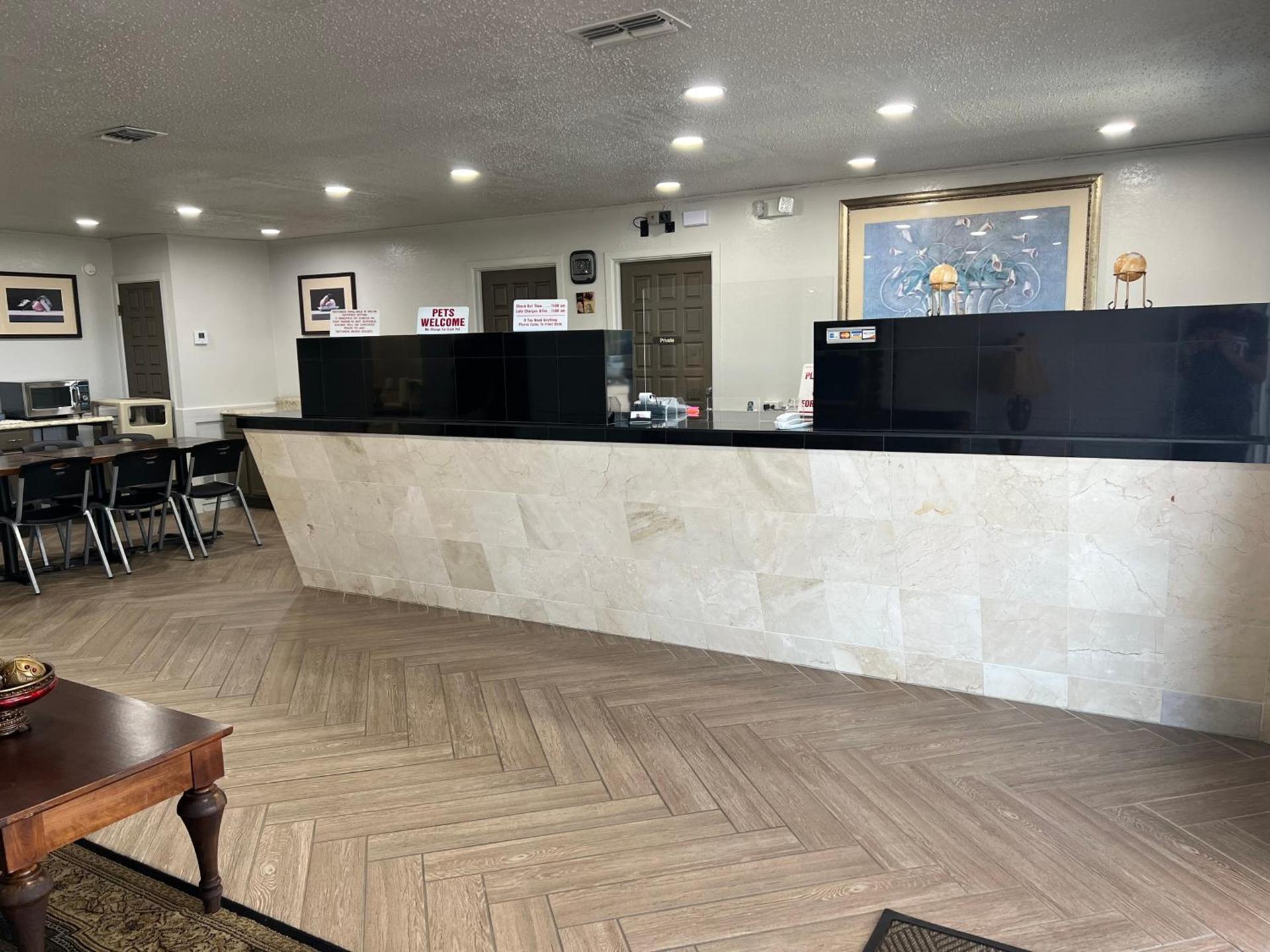 Motel 6 New Boston, TX photo 2