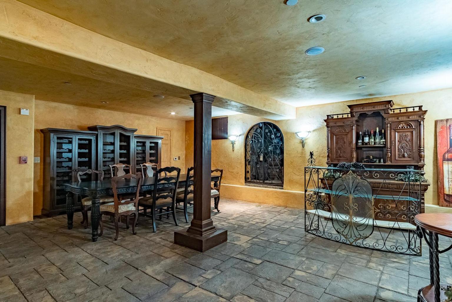 Chateau Coralini photo 15