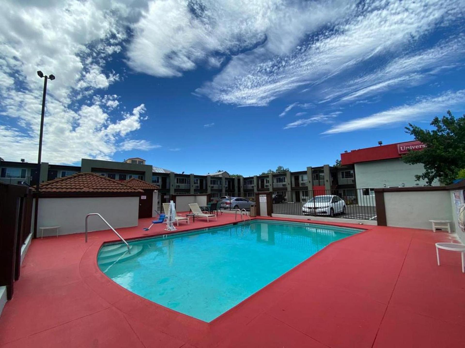 Days Inn by Wyndham Chico photo 8