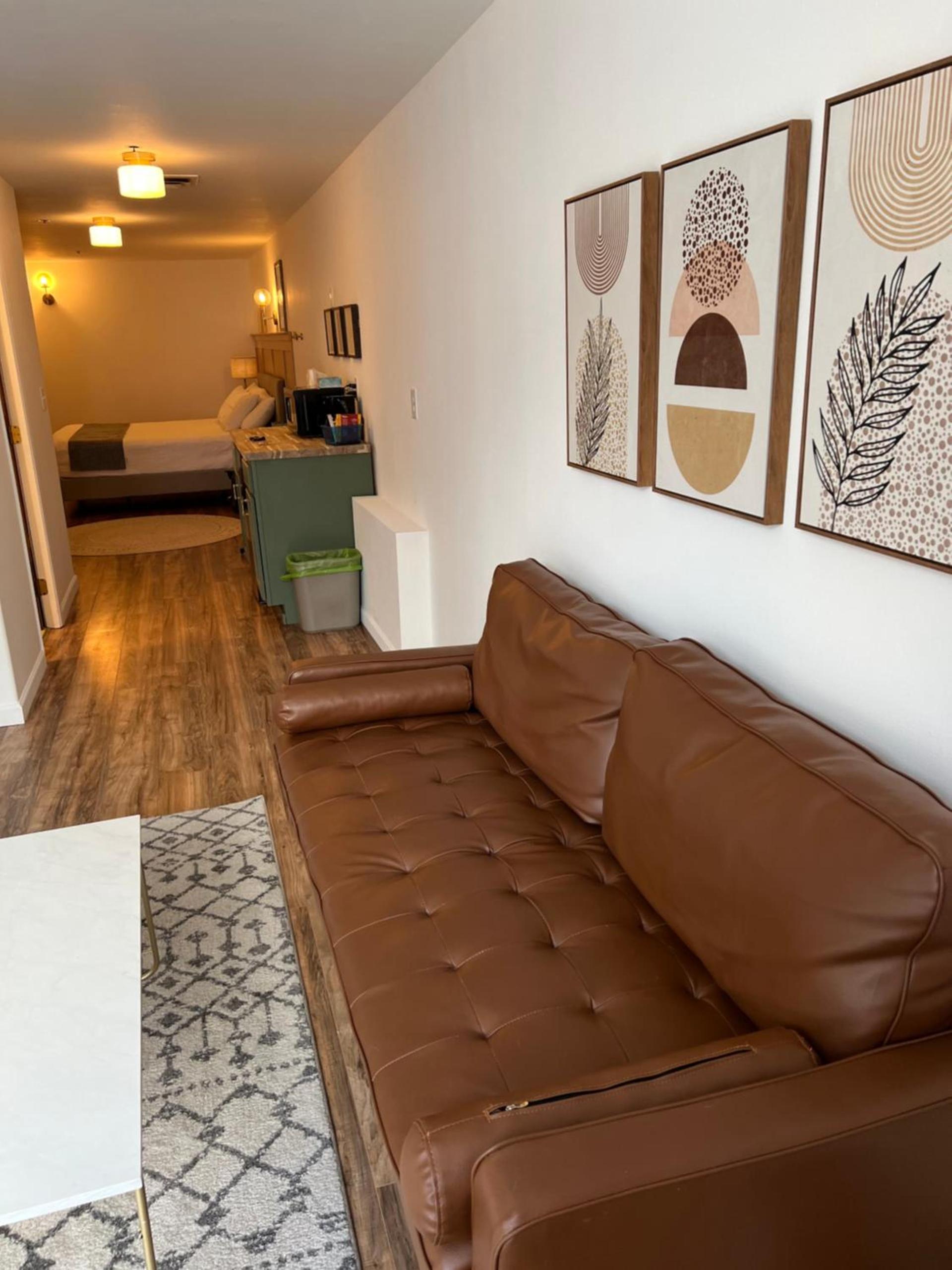 The Brooks Hotel Restaurant and Lounge photo 56