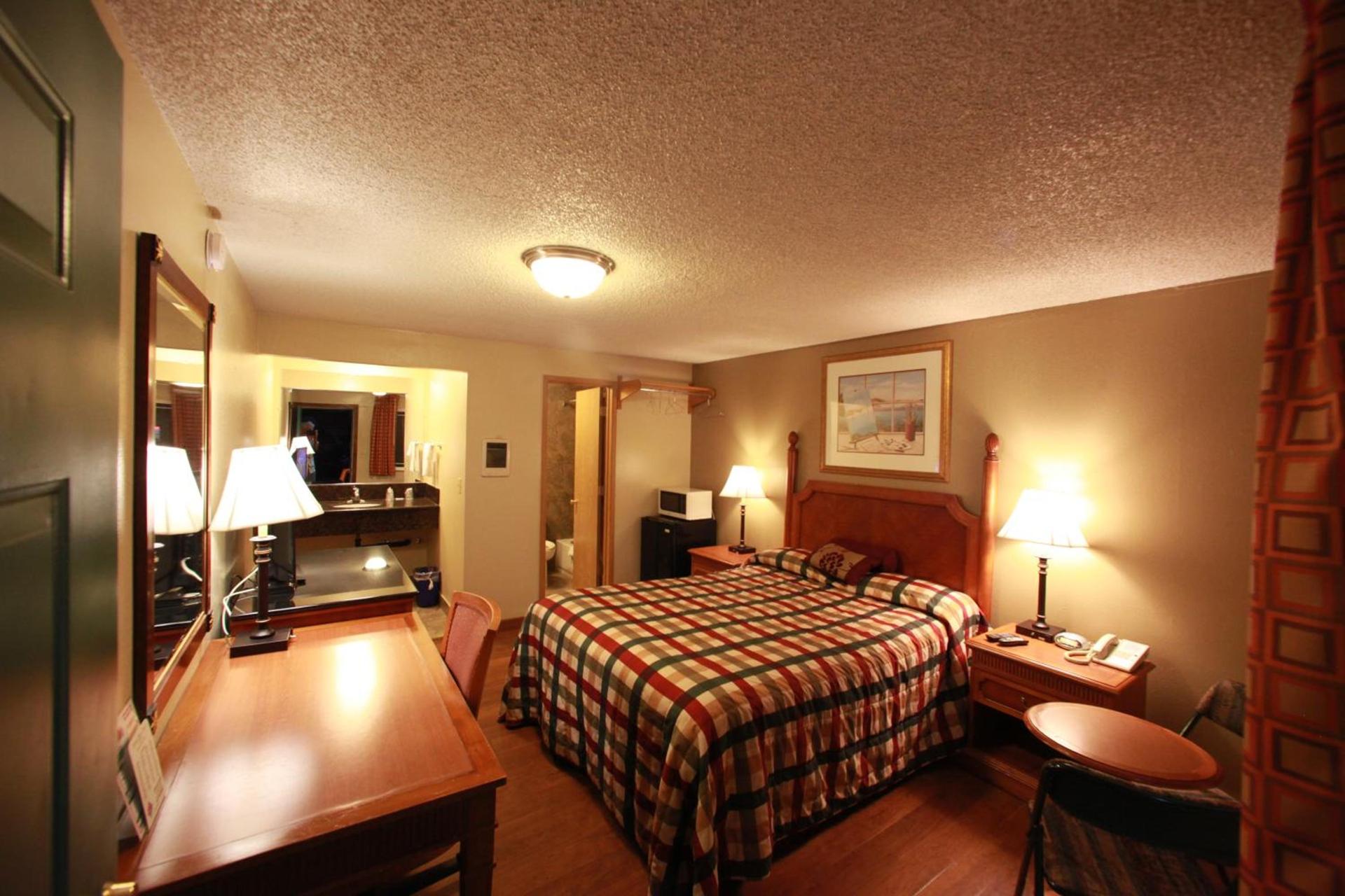 Executive Motel photo 13