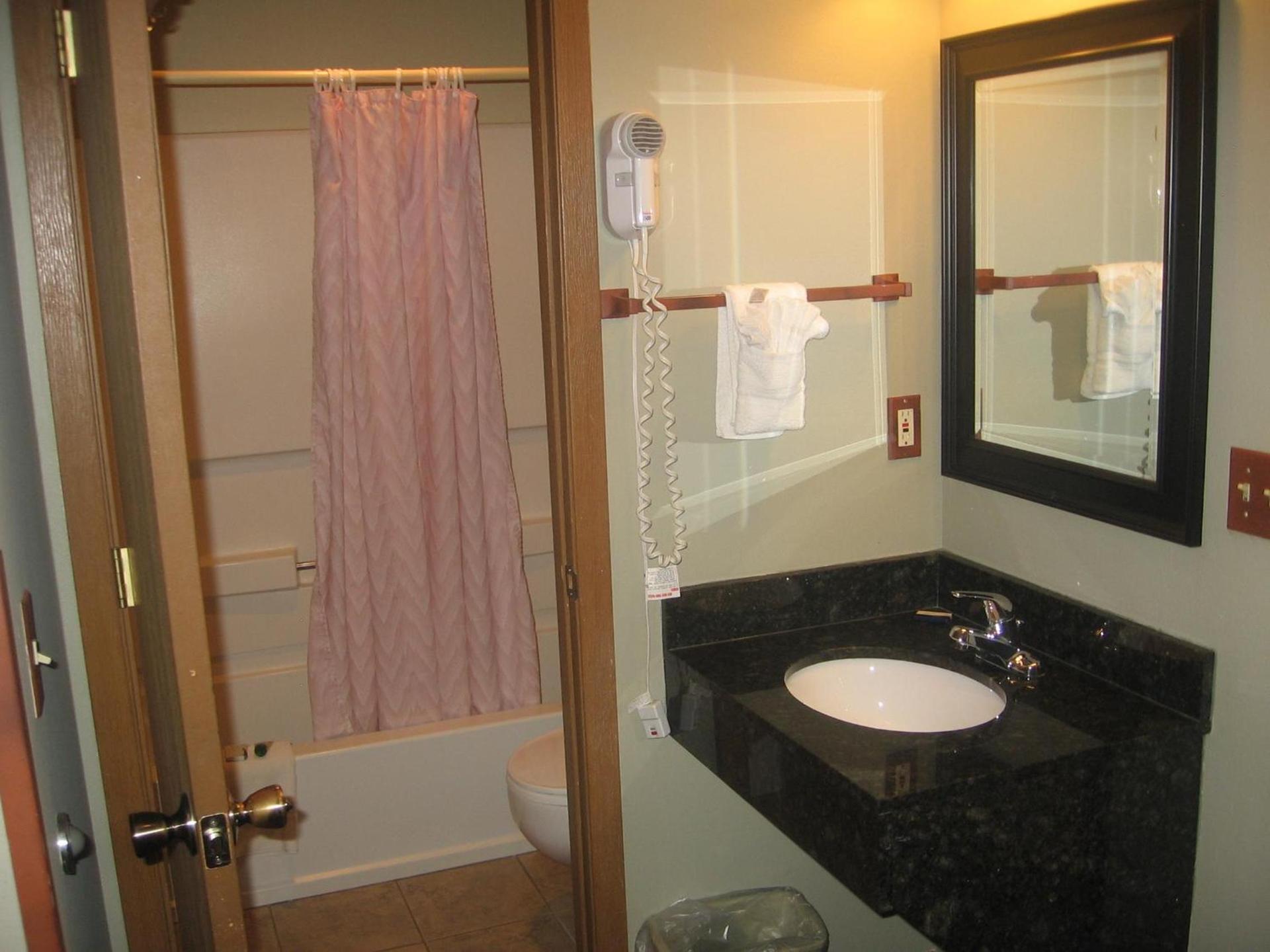 New Summit Inn photo 16