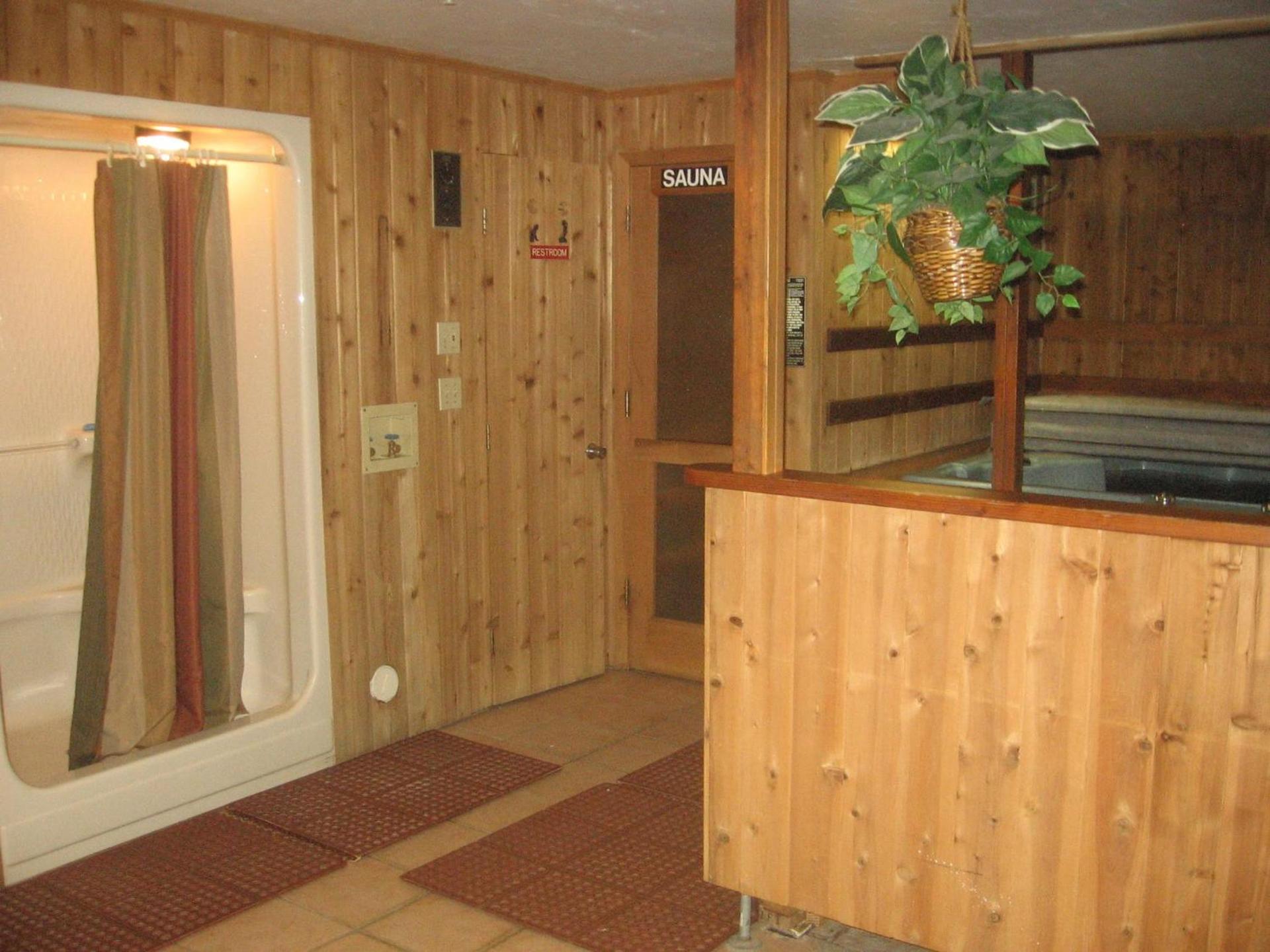 New Summit Inn photo 20
