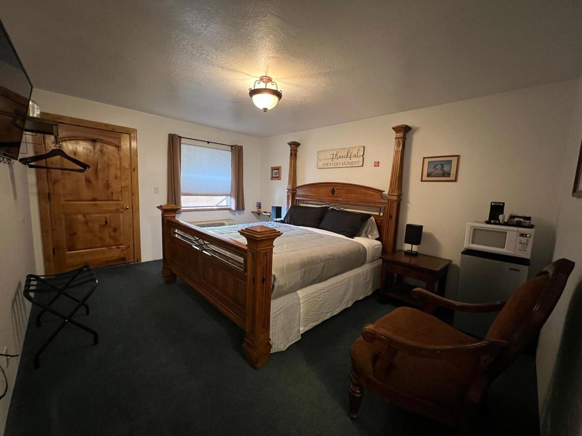 THE SNUGGLE INN photo 87