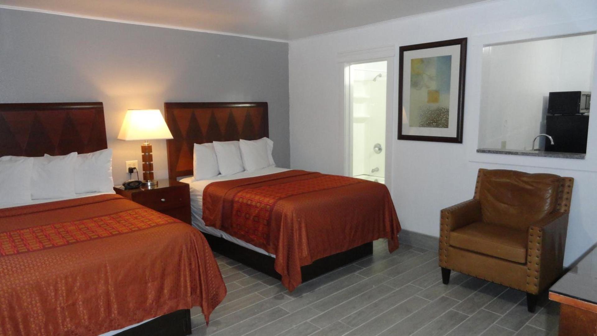 ECONOMY INN photo 33