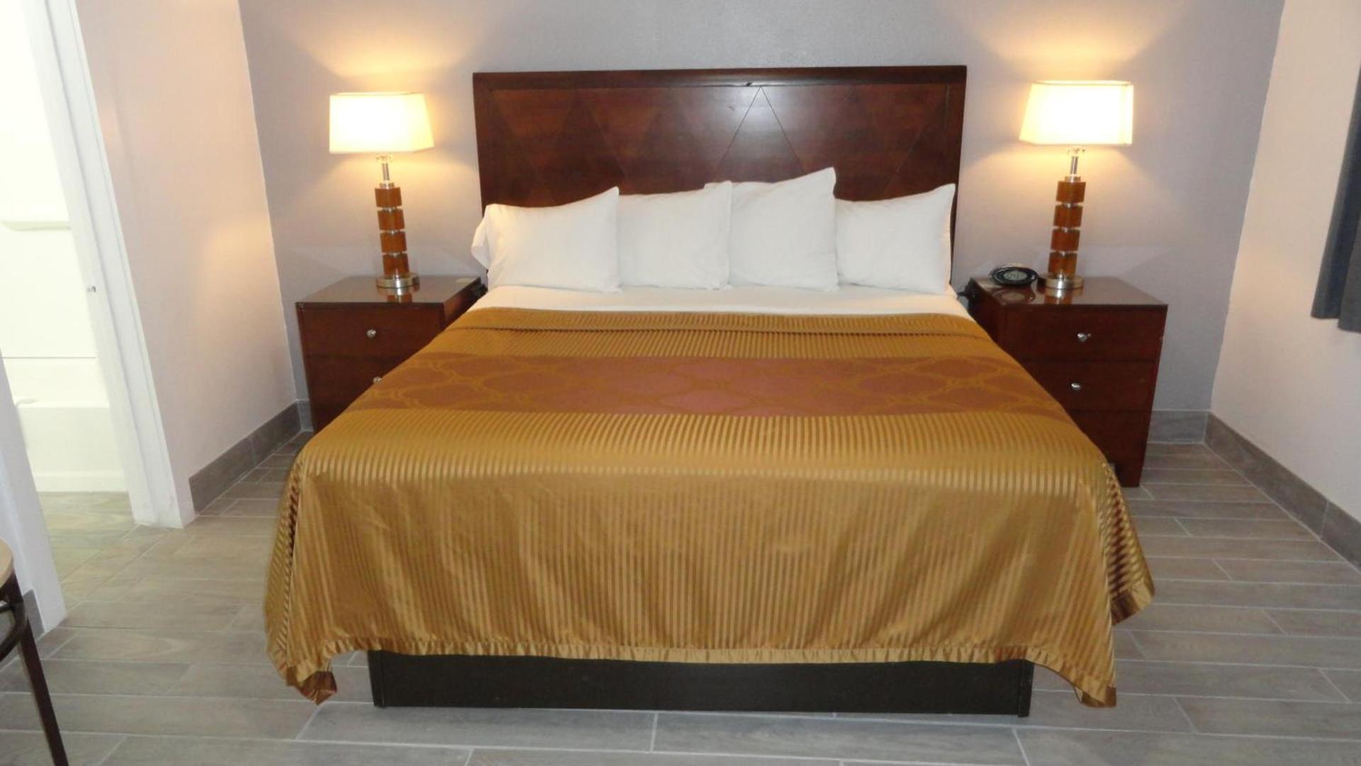 ECONOMY INN photo 16