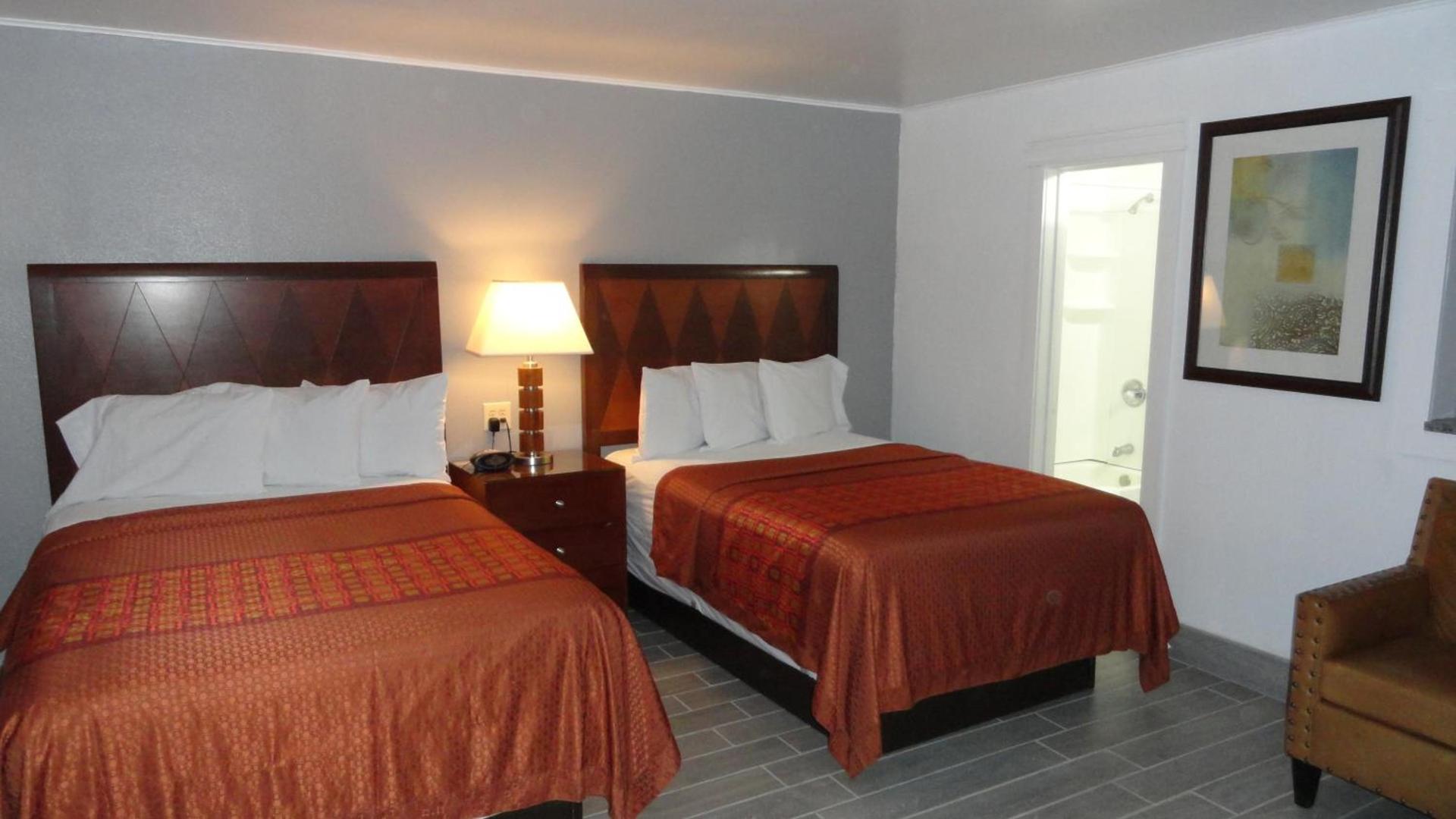 ECONOMY INN photo 24