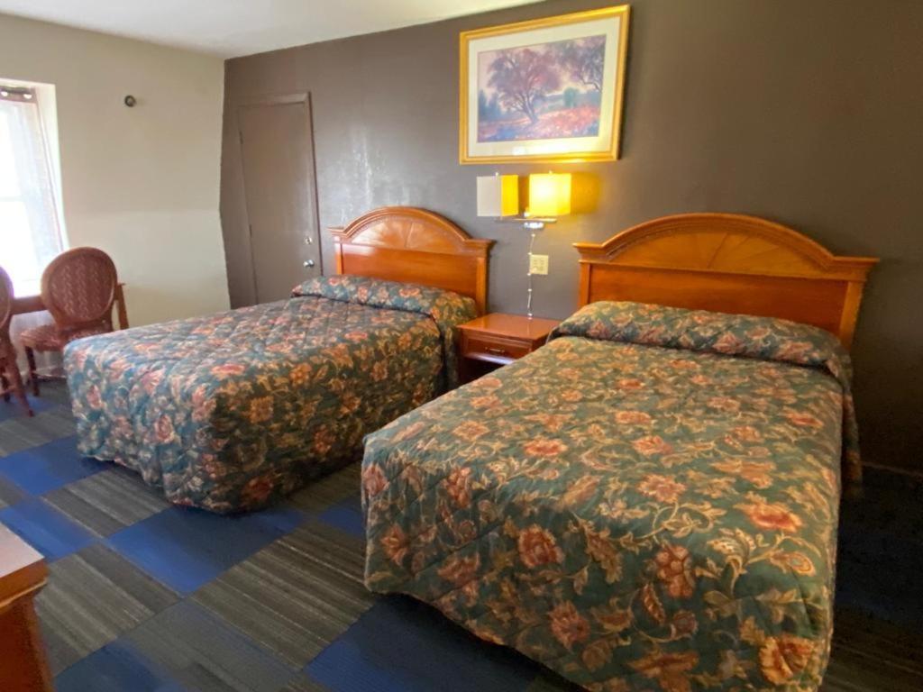 Country Club Inn & Suites photo 28