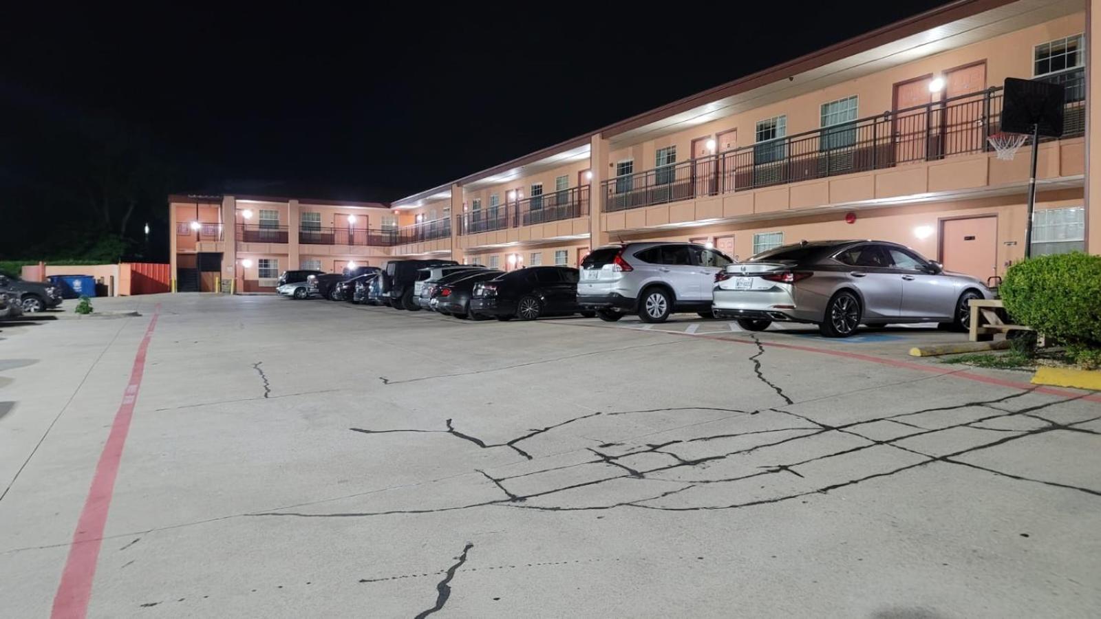 Benbrook Inn & Suites photo 19