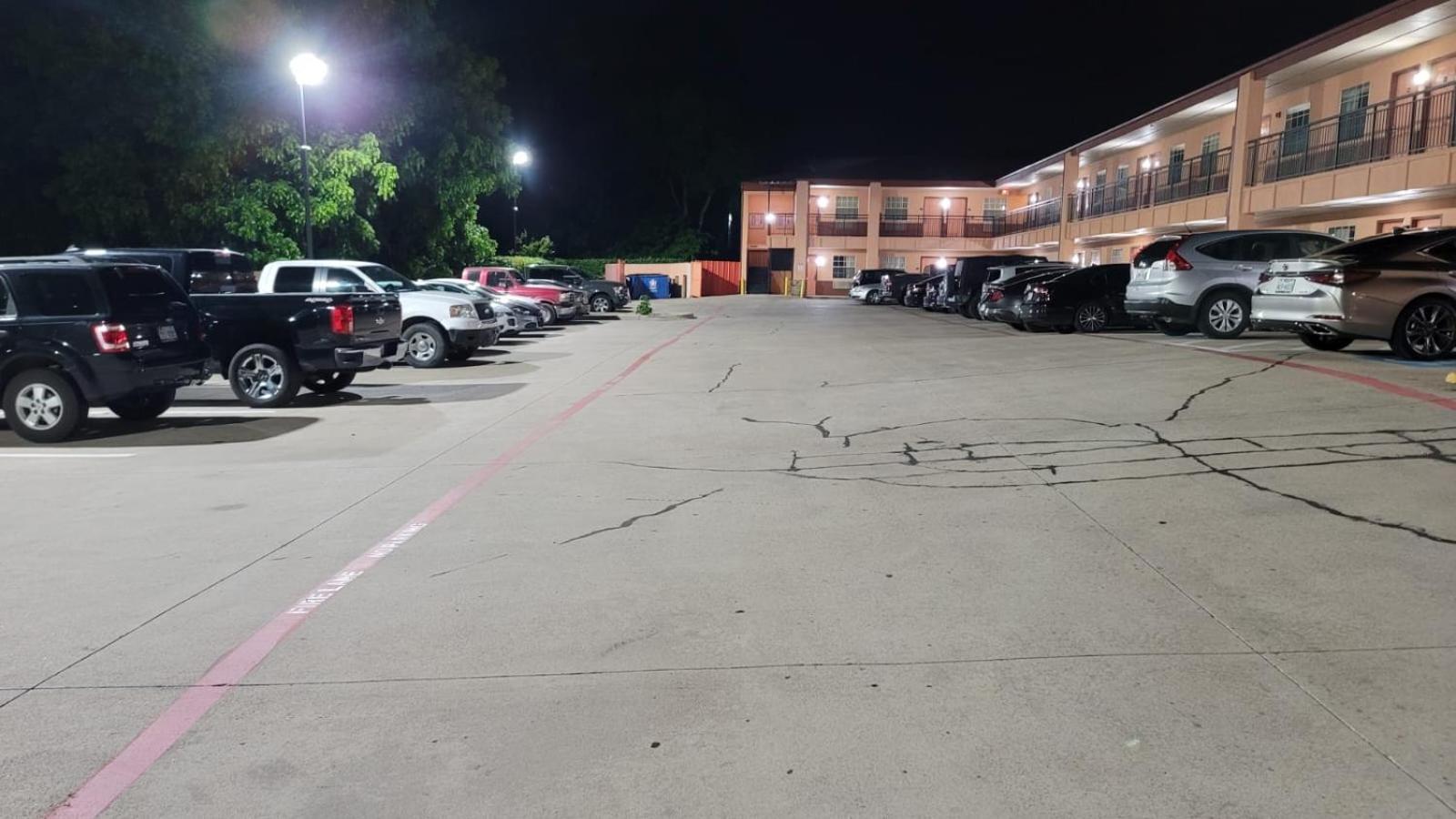 Benbrook Inn & Suites photo 20