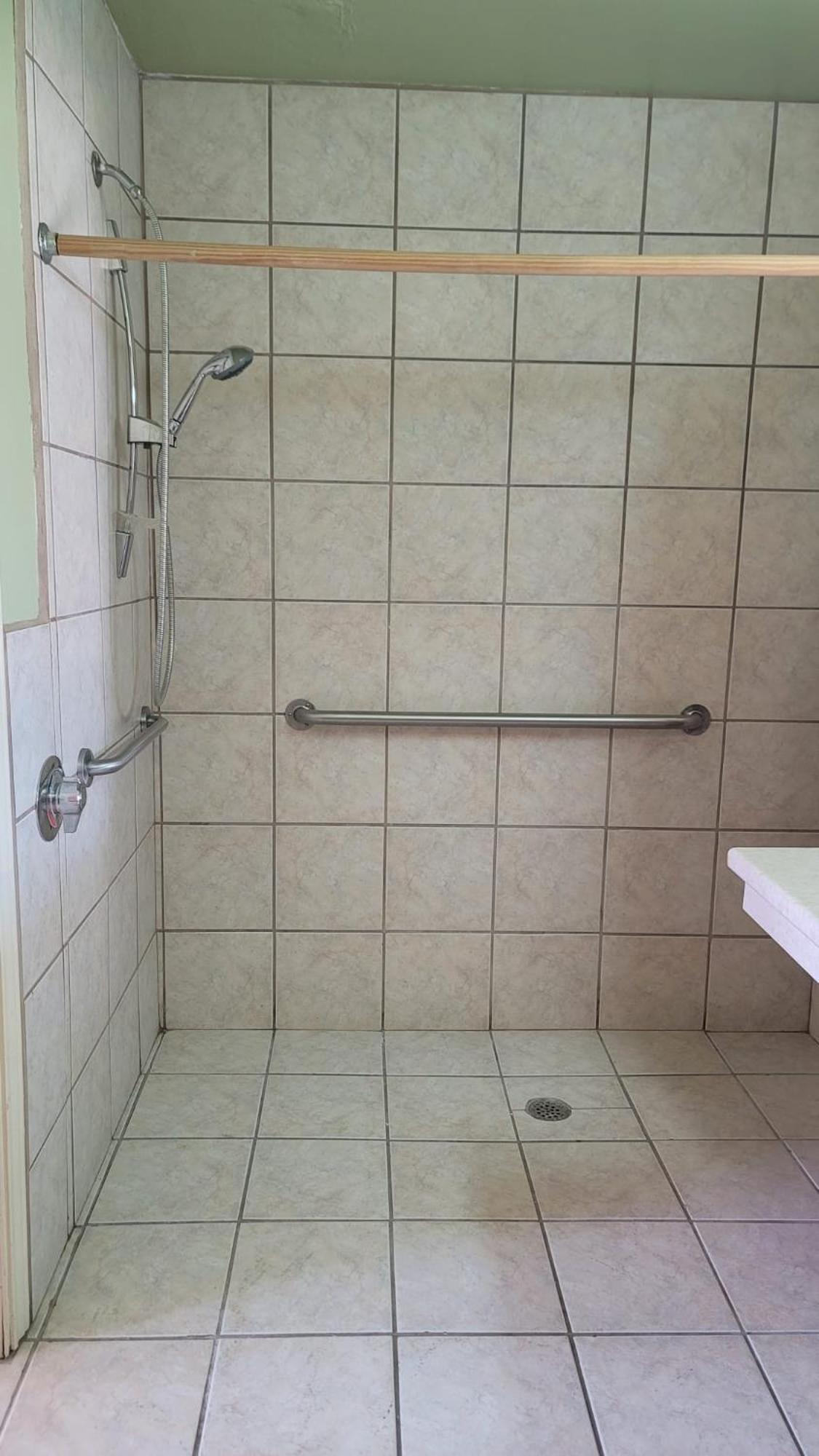 Benbrook Inn & Suites photo 22