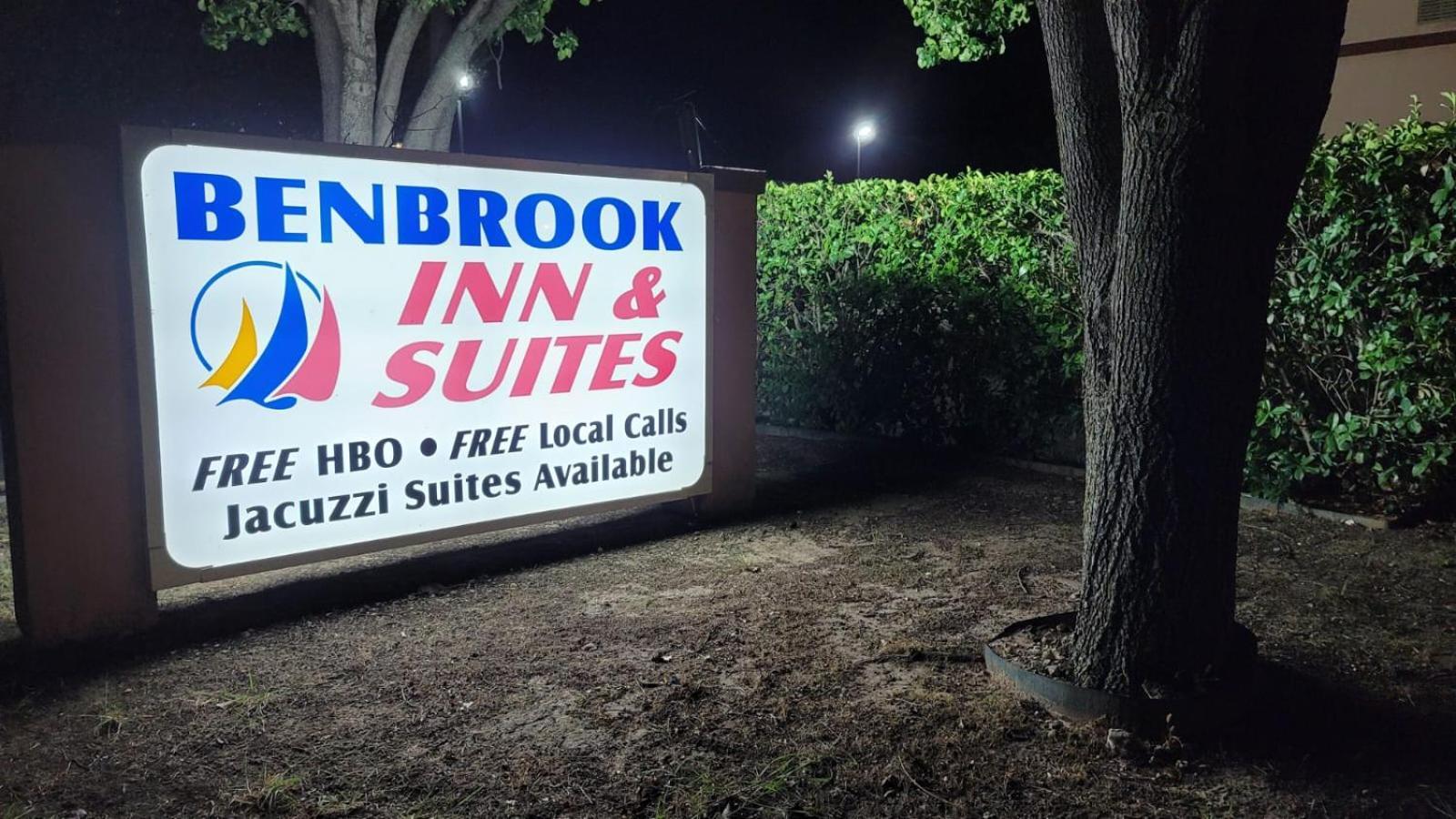 Benbrook Inn & Suites photo 29