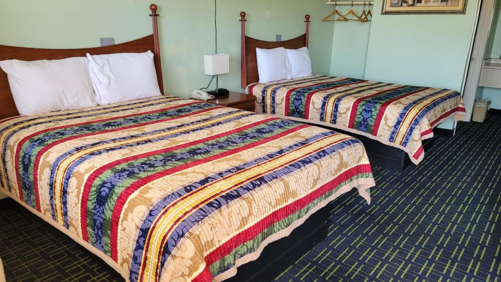 Benbrook Inn & Suites photo 34