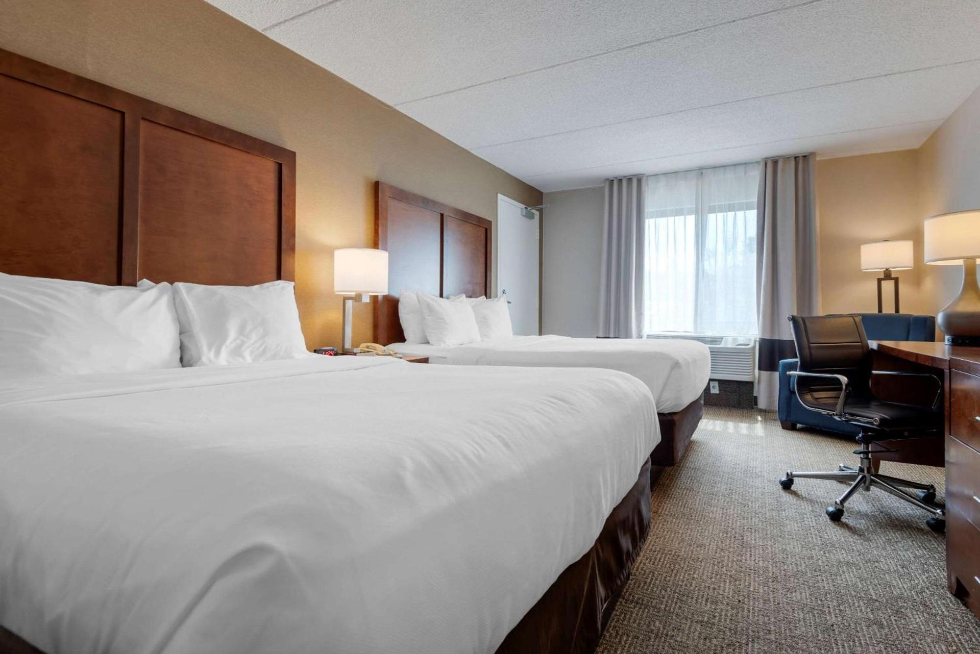 Comfort Inn The Pointe photo 19