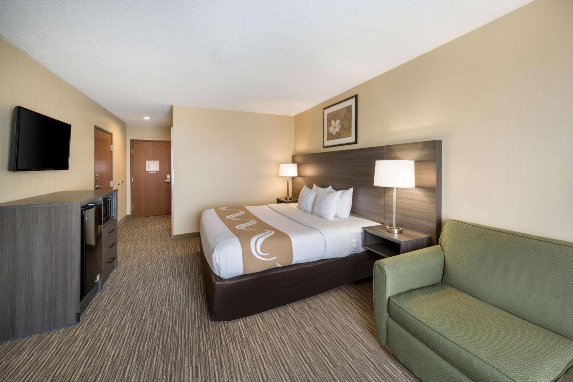 Quality Inn & Suites Fishkill South near I-84 photo 12