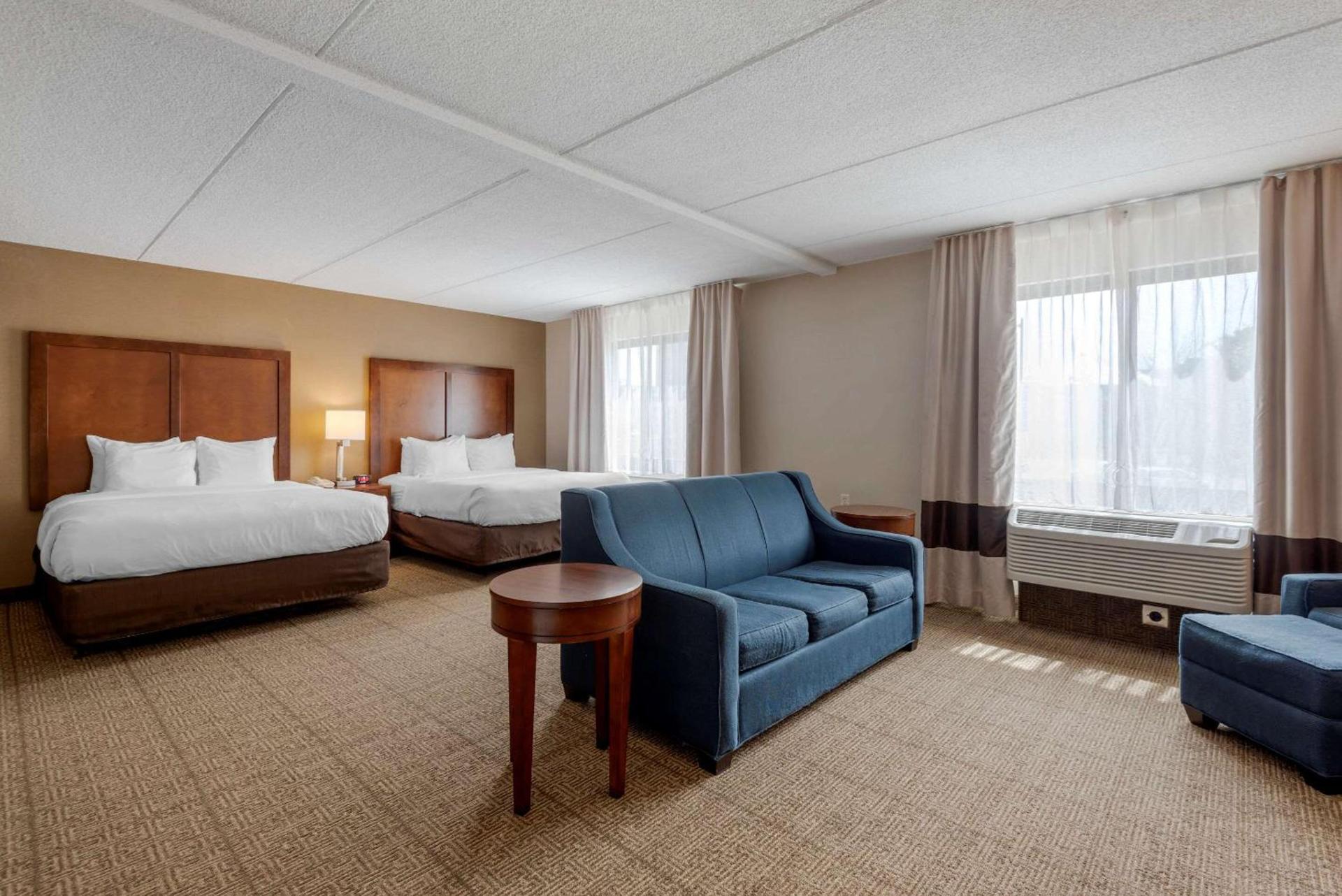 Comfort Inn The Pointe photo 33