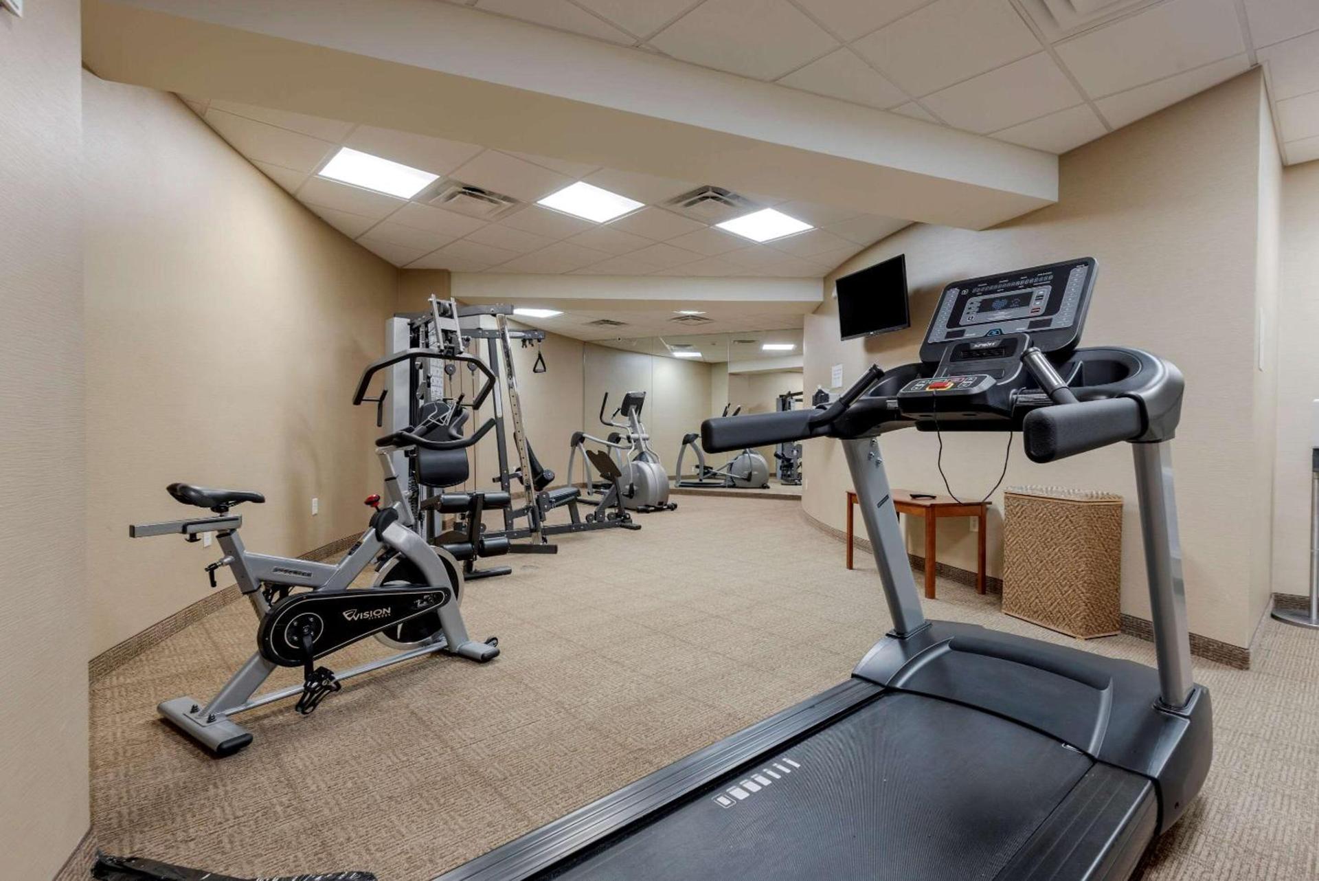 Comfort Inn The Pointe photo 36