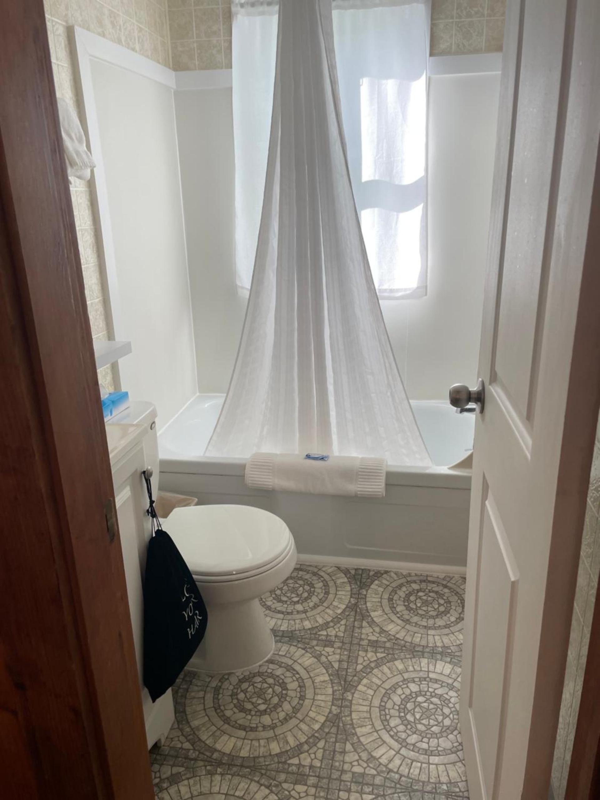 Kennebunkport Motor Lodge photo 29