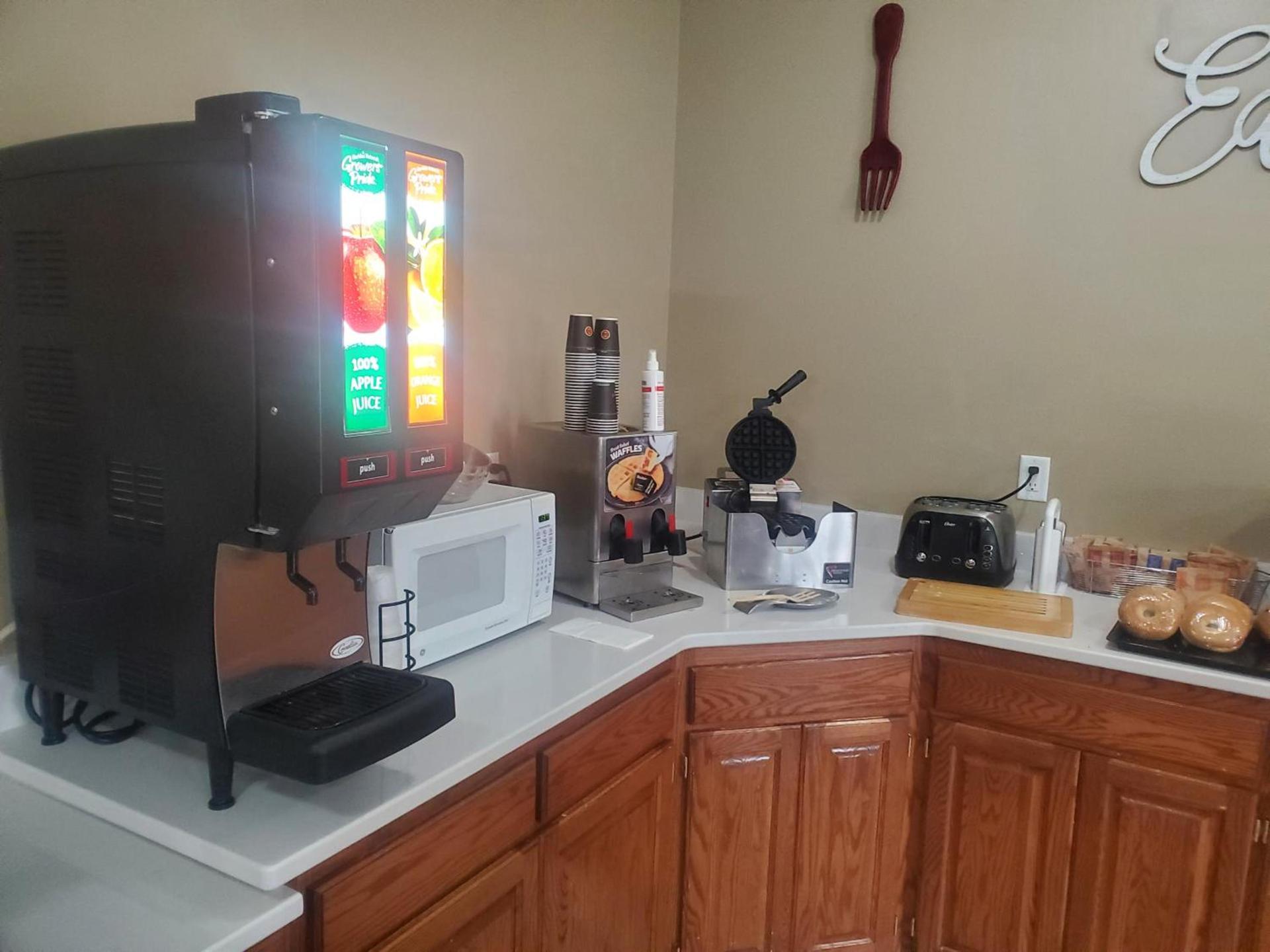 GrandStay Hotel & Suites Ames photo 7