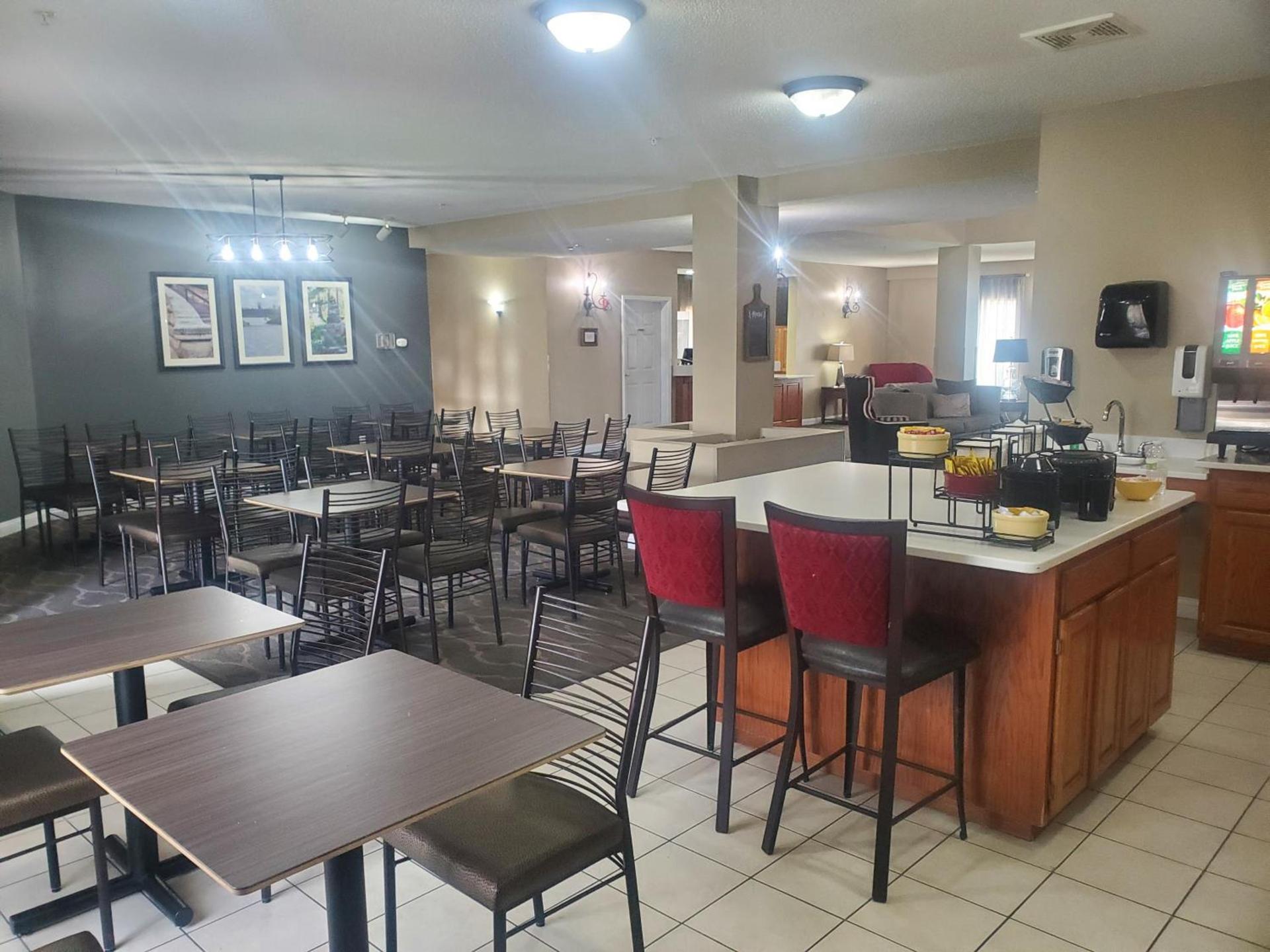 GrandStay Hotel & Suites Ames photo 2