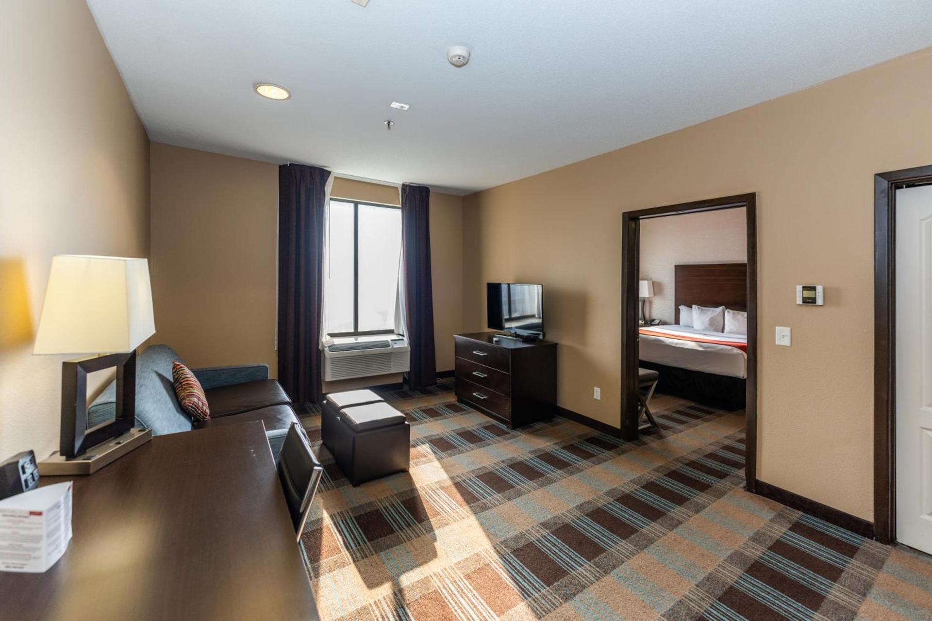 Comfort Suites Houston West at Clay Road photo 77