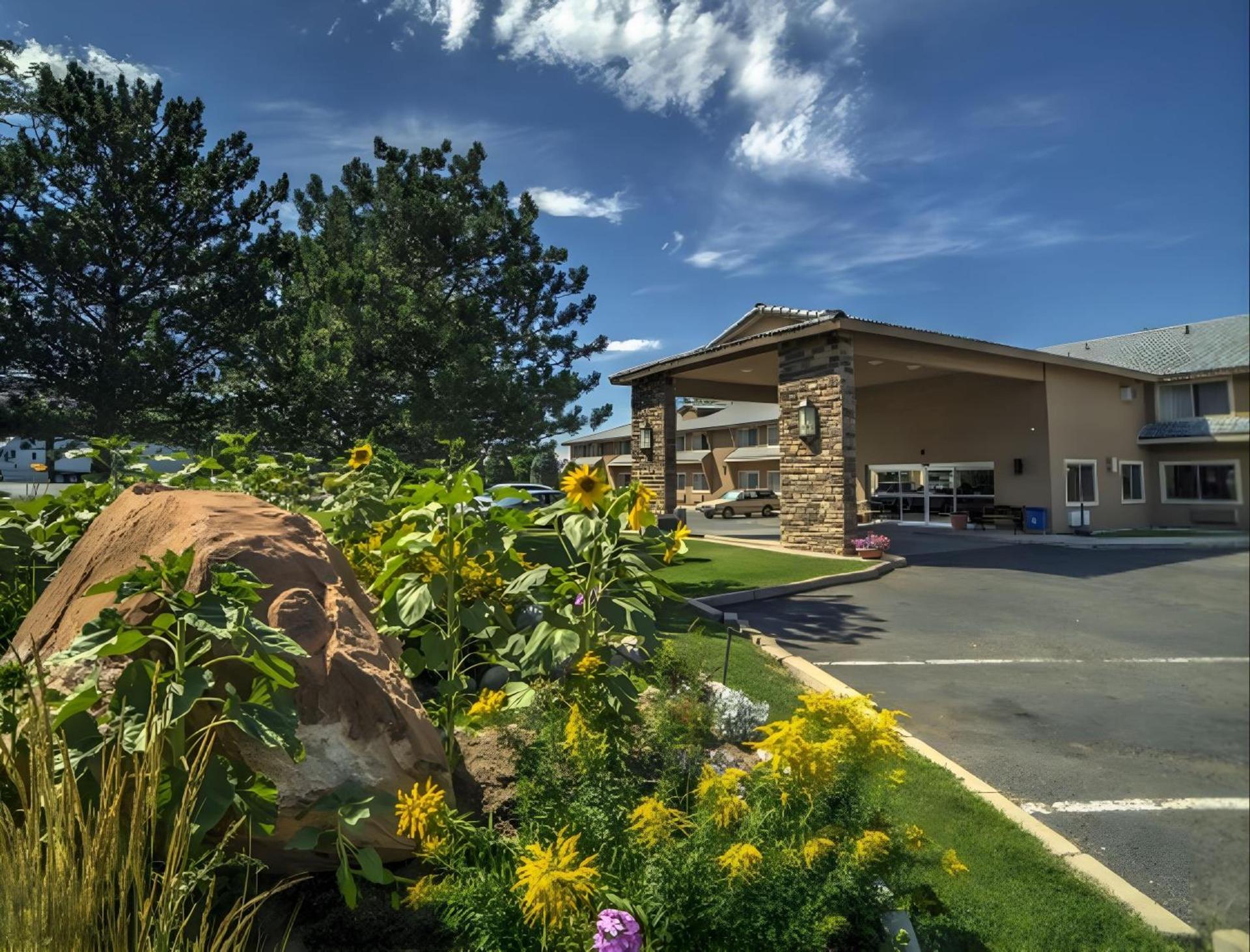 Moab Valley Inn photo 1