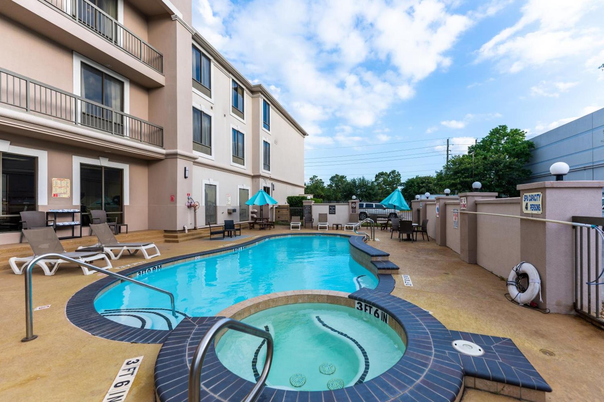 Comfort Suites Houston West at Clay Road photo 98