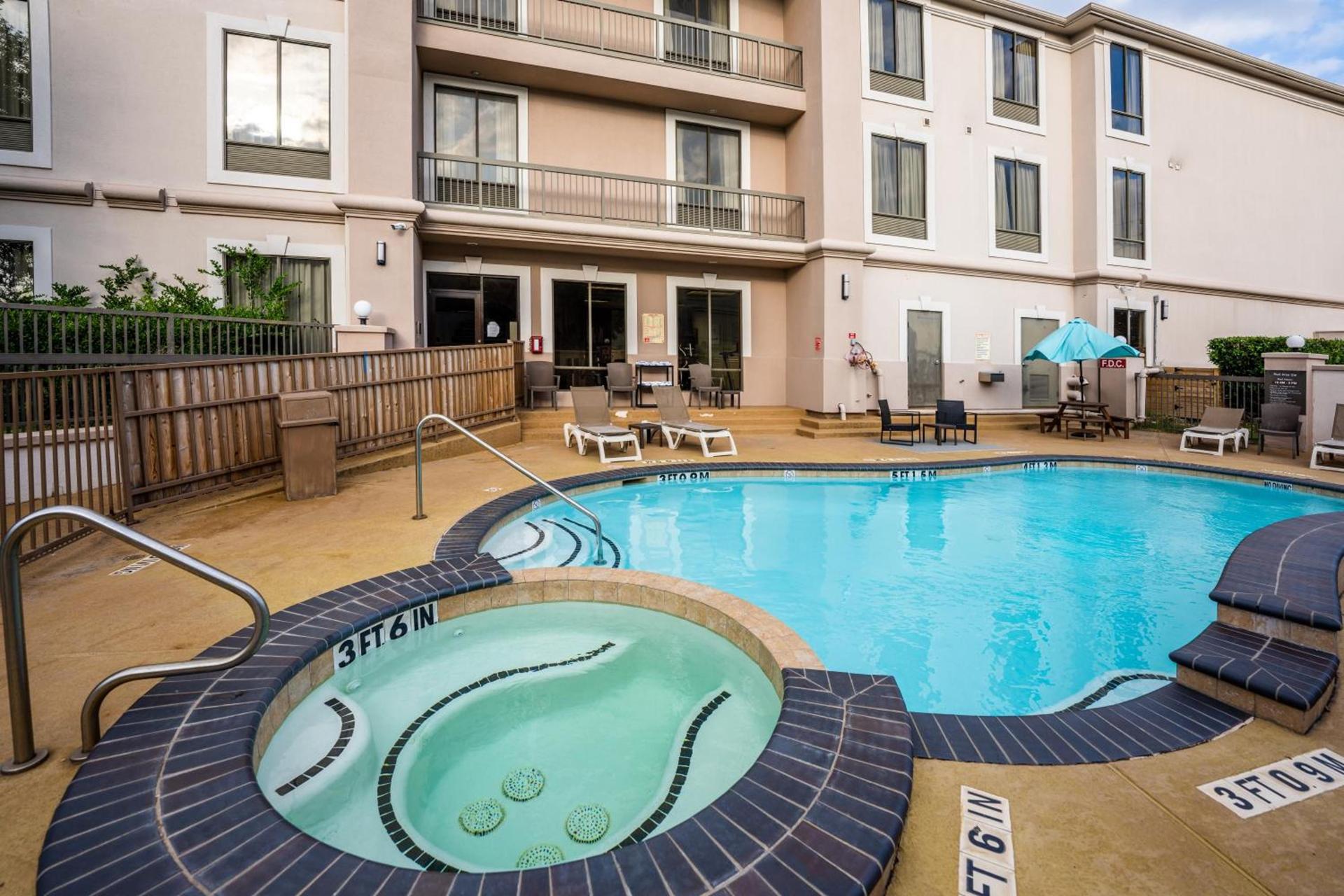 Comfort Suites Houston West at Clay Road photo 97