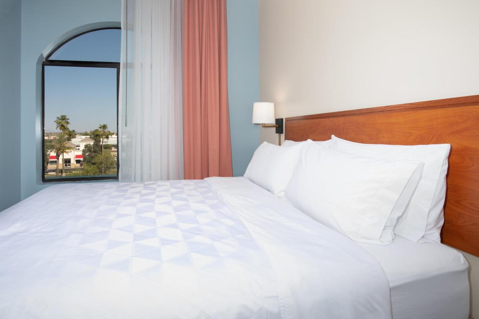 Holiday Inn & Suites Goodyear - West Phoenix Area by IHG photo 33